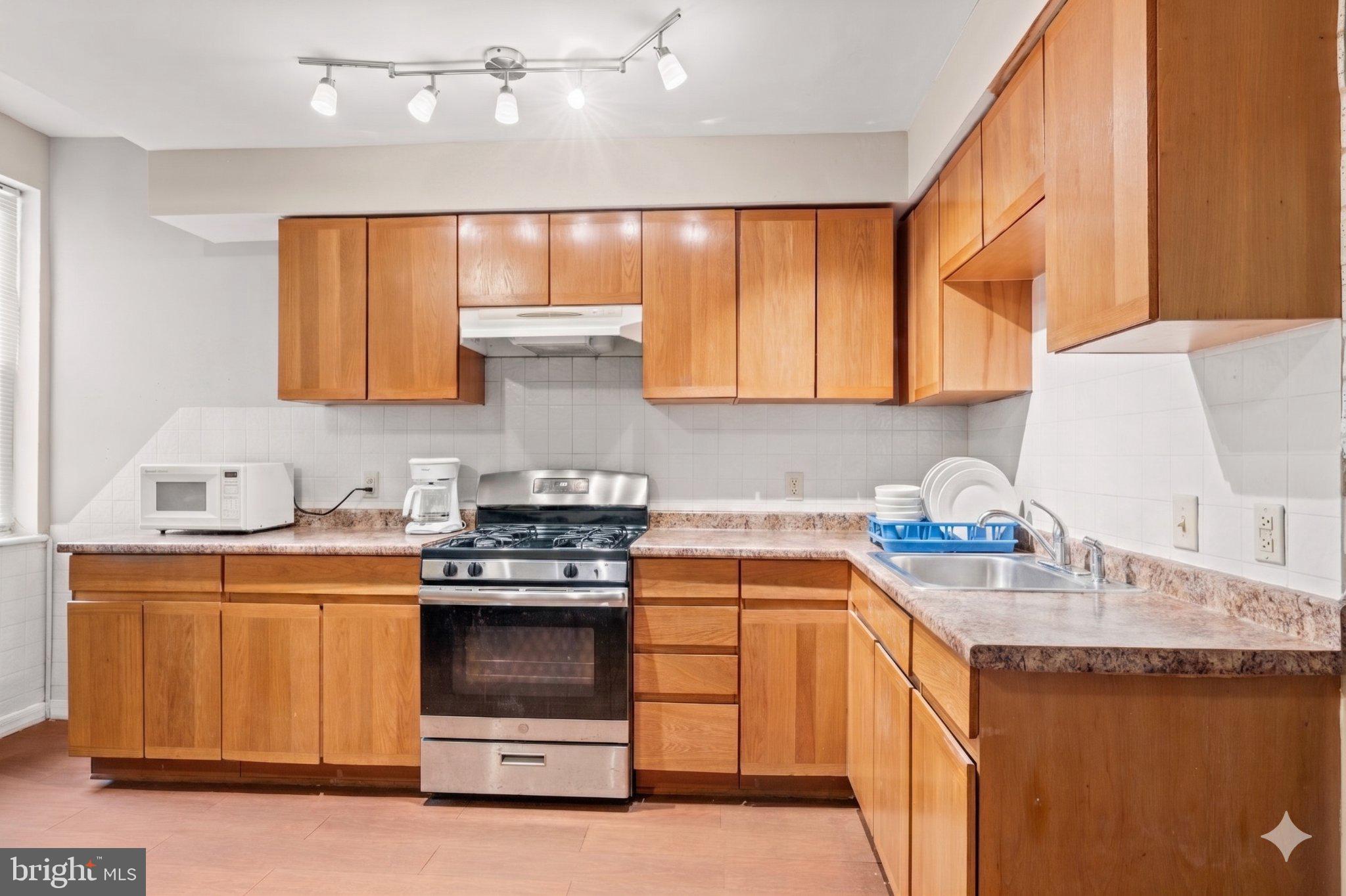 4129 WOODLAND AVENUE