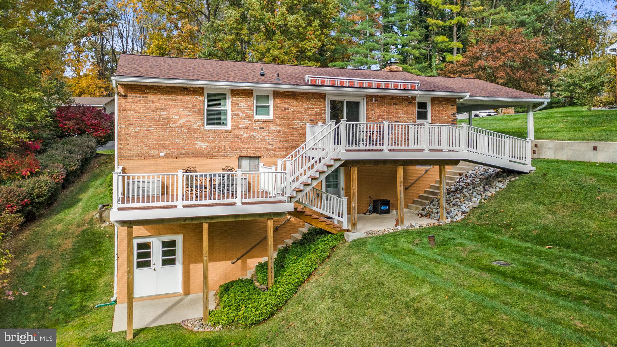 STRAWBRIDGE ESTATES - Residential