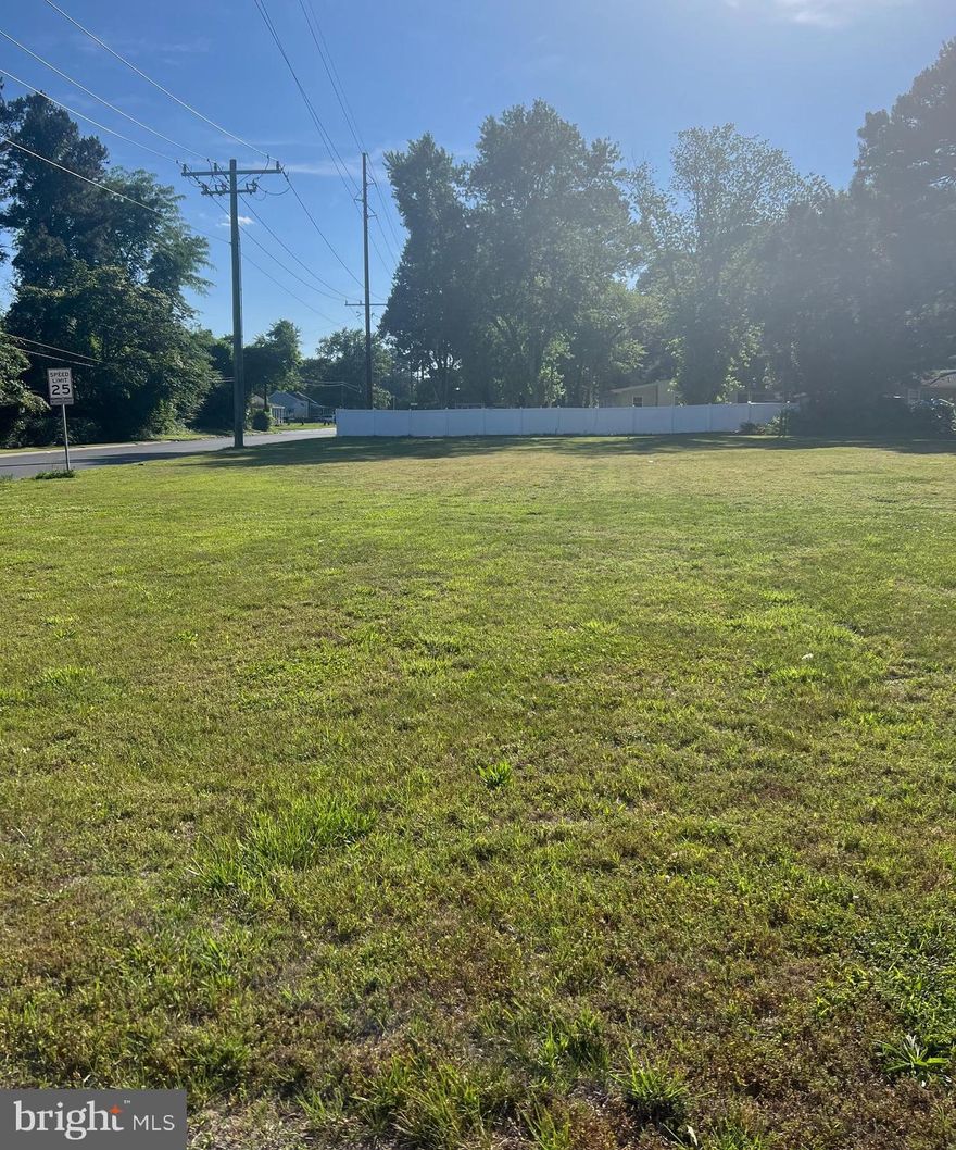 Nice corner lot, already cleared and ready for you to make your own.  Mature neighborhood, with this lot open for sale. Close to Route 50 and the bypass.  
Buyer and Buyer's Agent to confirm property boundaries, taxes, zoning and other property information to their satisfaction.