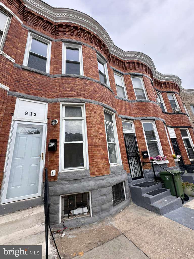 This 3-bedroom, 1-bathroom townhome in Baltimore offers comfortable living at an affordable price. With three levels of living space, new carpet, and fresh paint, this home is perfect for individuals and families seeking a cozy retreat. The kitchen features stunning granite countertops, ideal for cooking and entertaining. We understand that credit scores can be a challenge, so we're flexible and willing to work with you to find a solution. If you're looking for a place to call home without breaking the bank, contact us today to schedule a viewing.