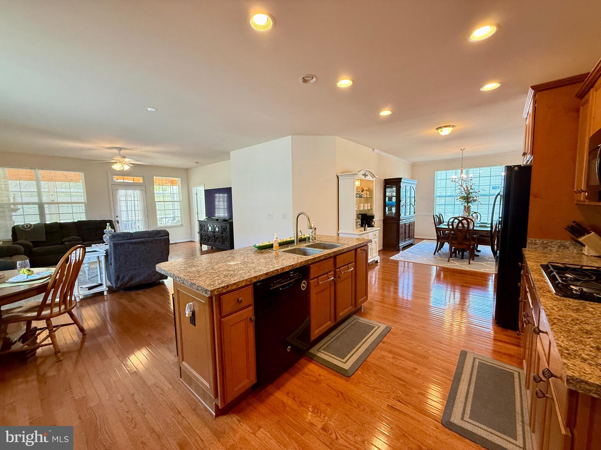 LEELAND STATION - Residential