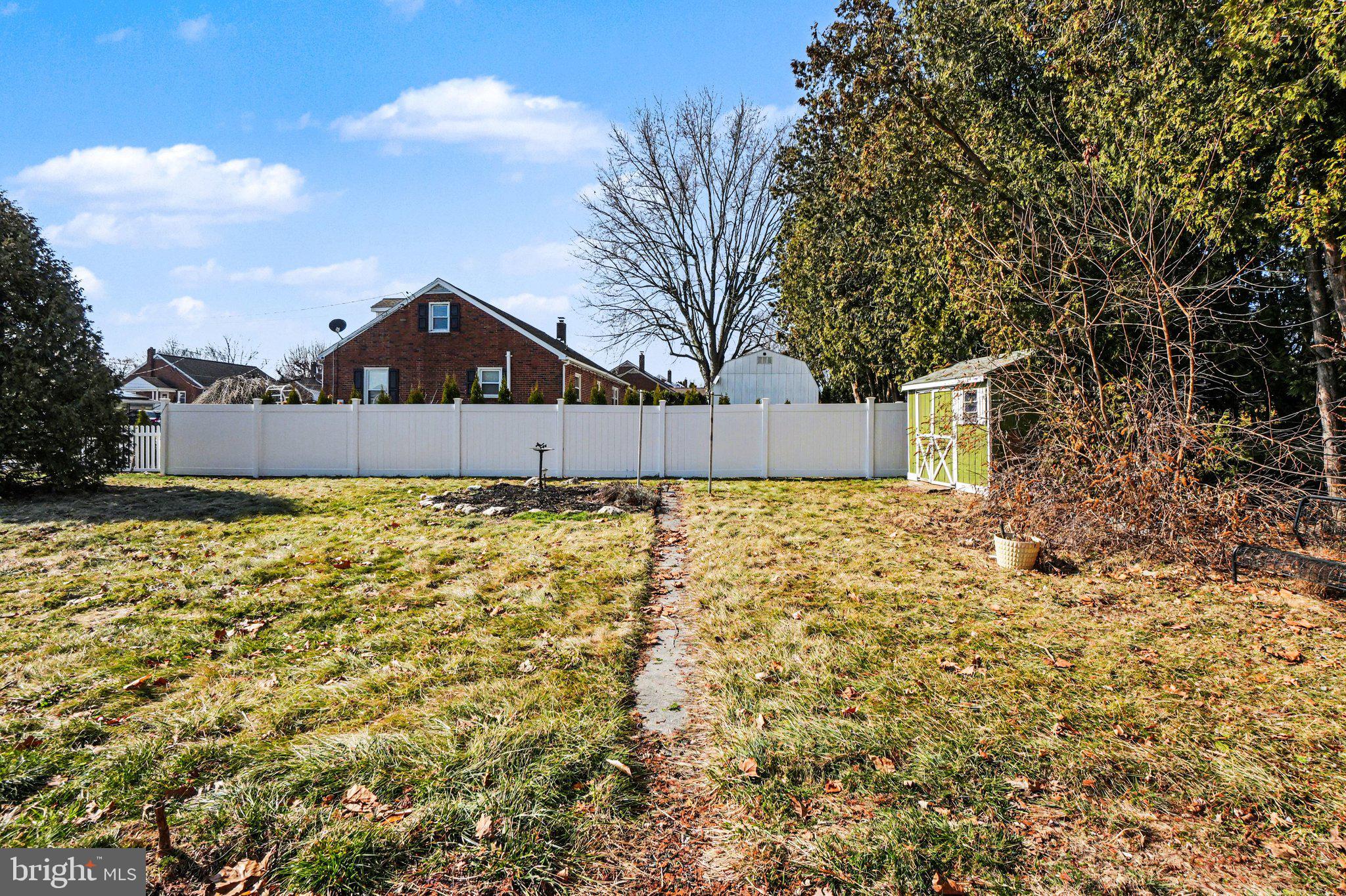 SOUTH LEBANON AREA - Residential