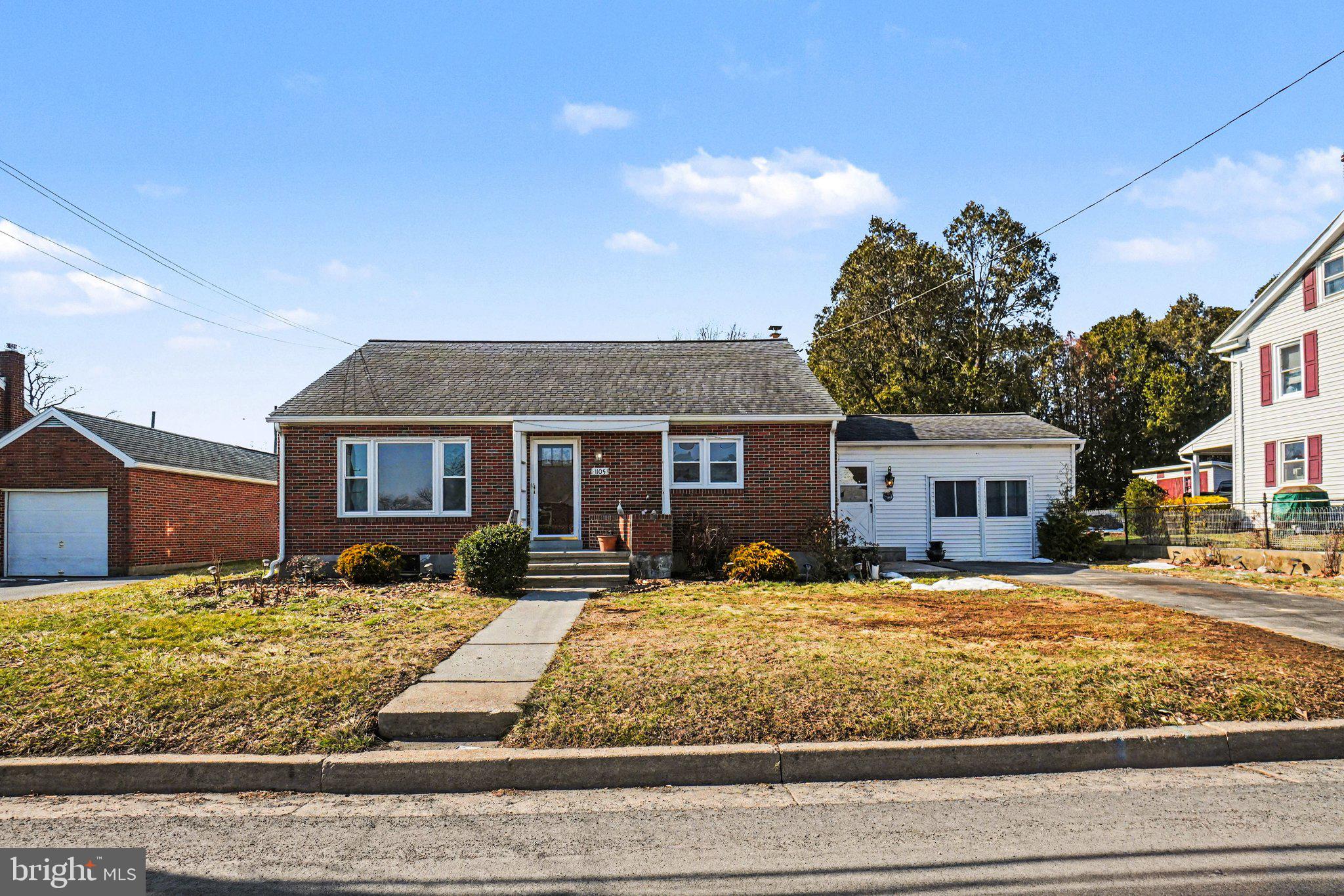 SOUTH LEBANON AREA - Residential