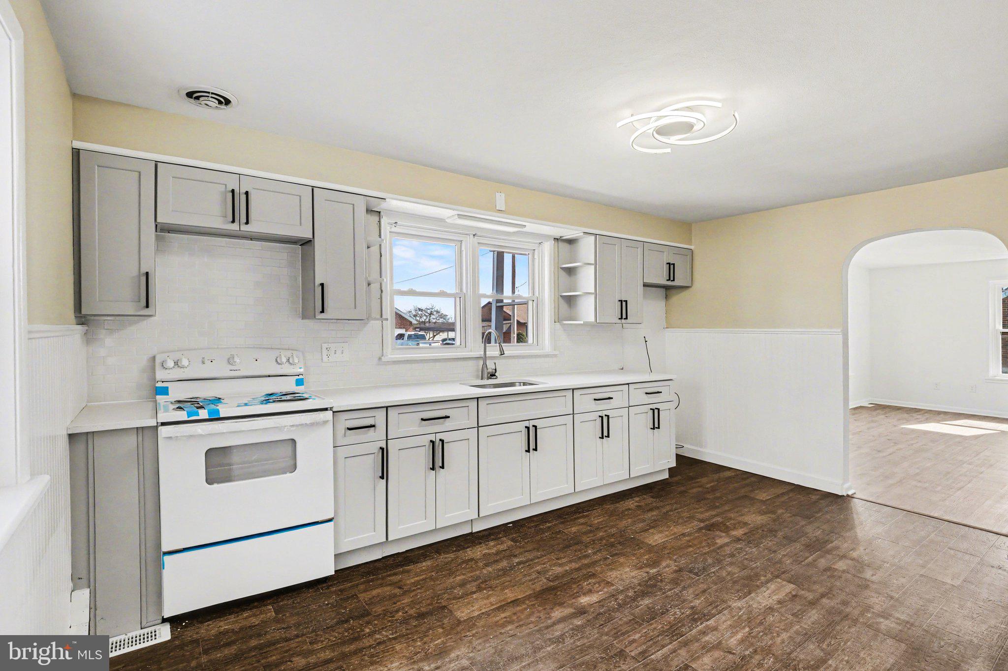 SOUTH LEBANON AREA - Residential