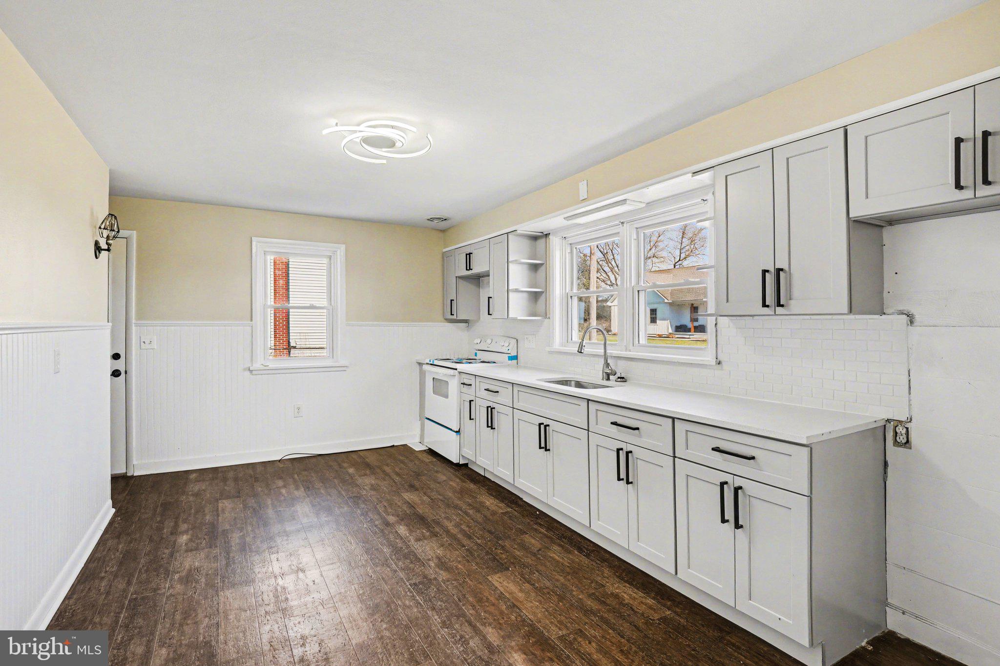 SOUTH LEBANON AREA - Residential