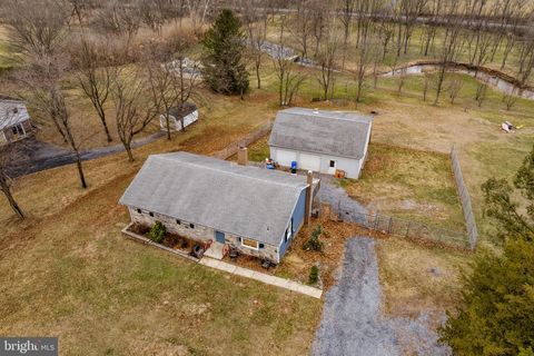 89 CROSS KEY ROAD BERNVILLE PA 19506