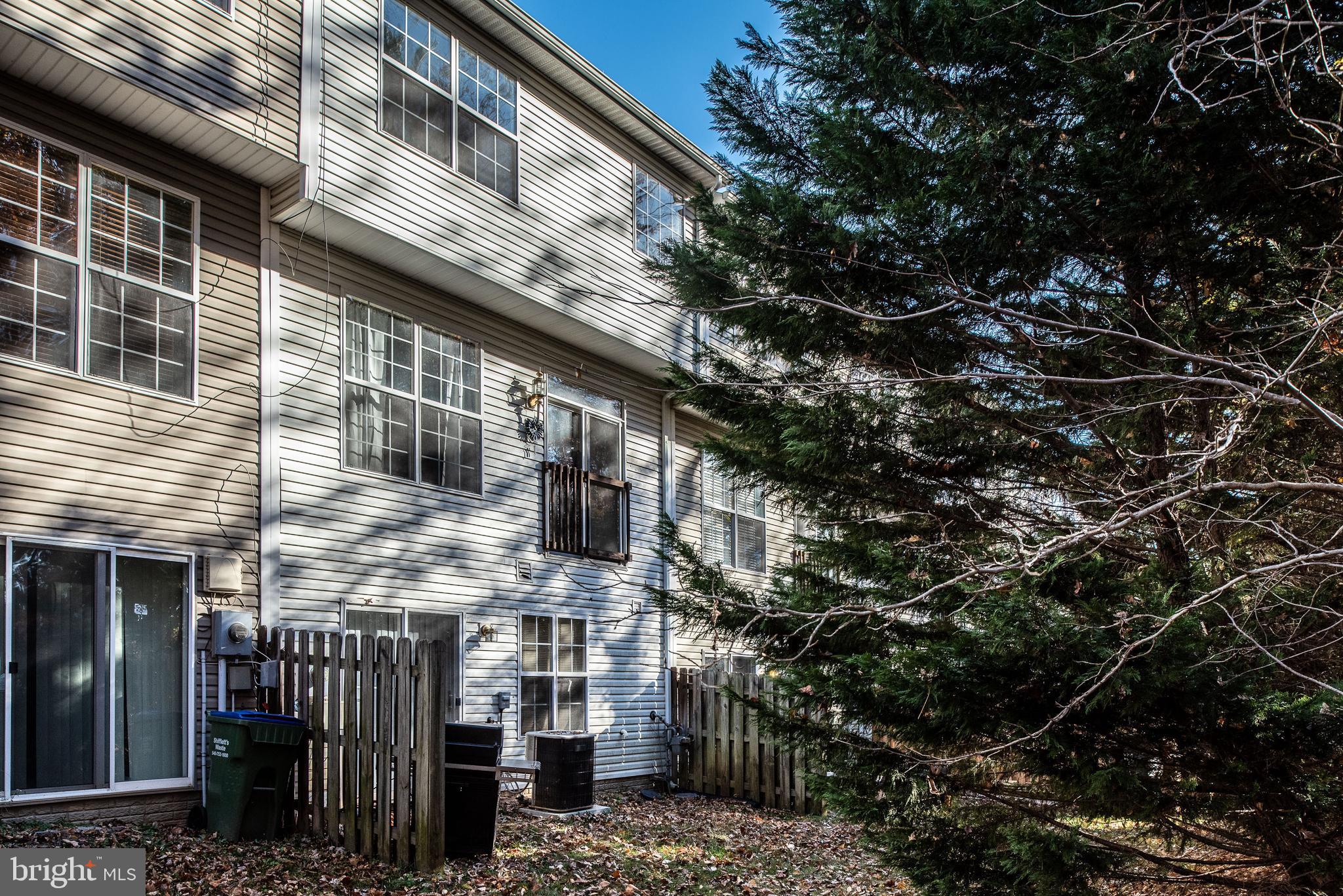 LAFAYETTE VILLAGE - Residential