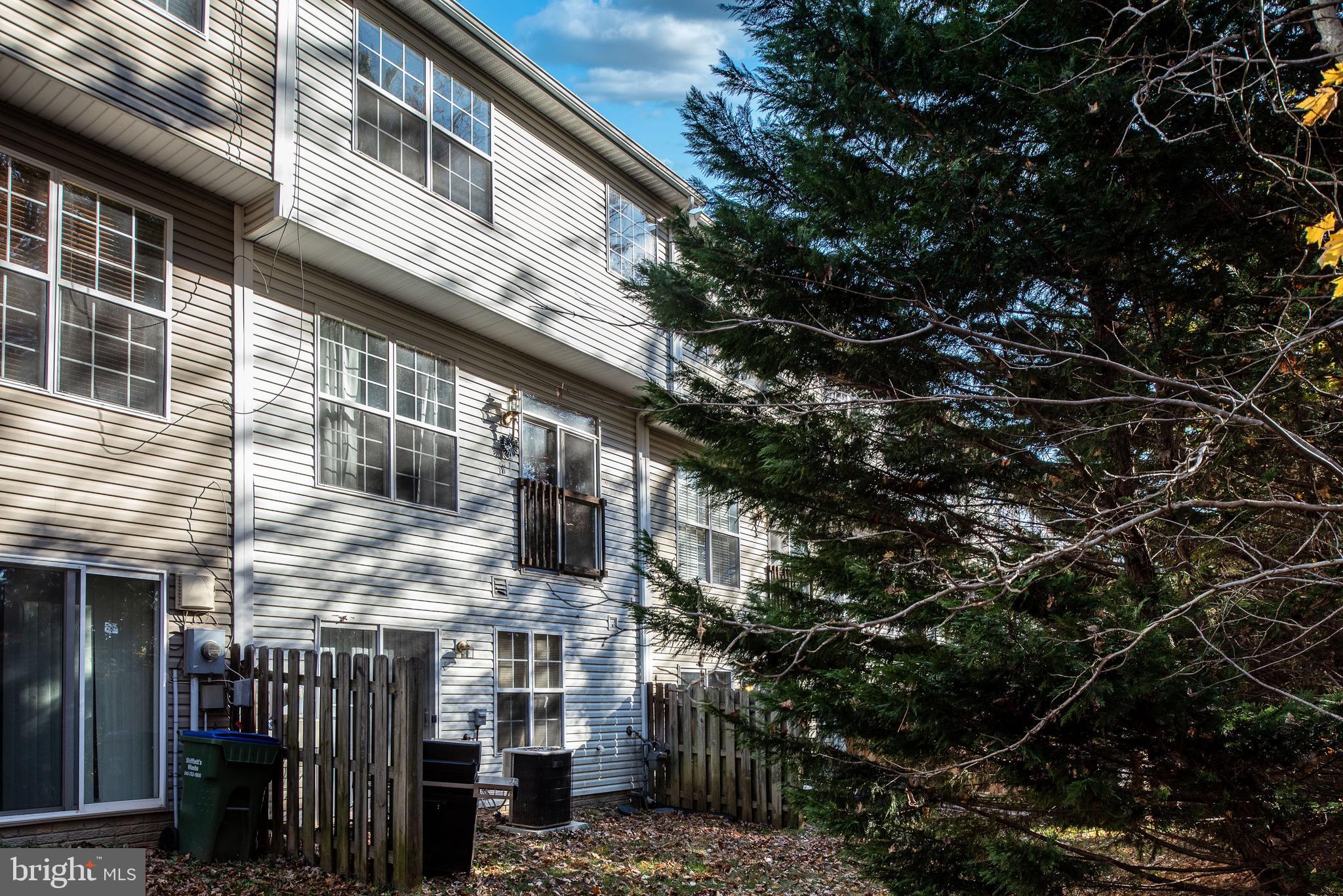 LAFAYETTE VILLAGE - Residential