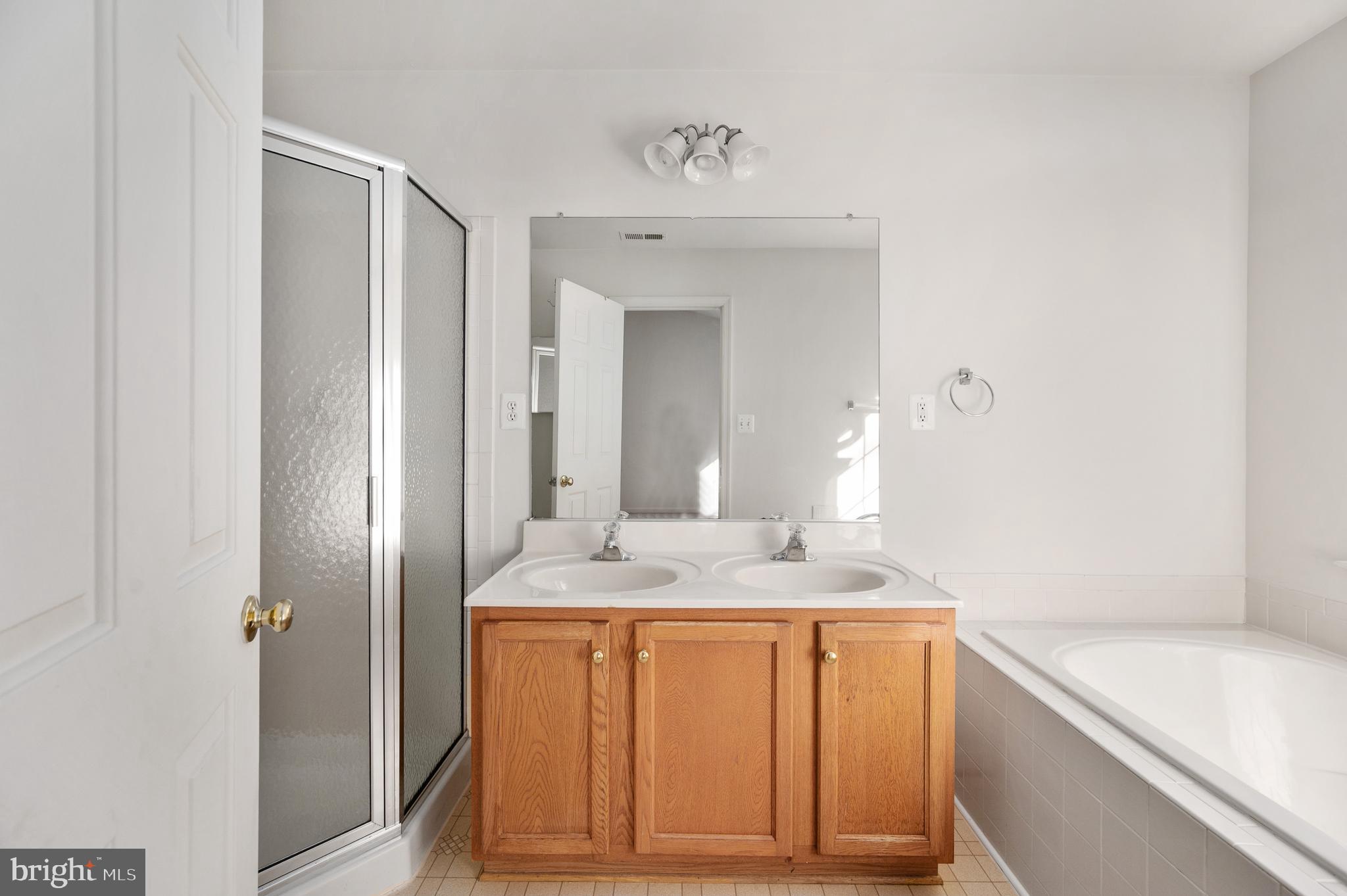 LAFAYETTE VILLAGE - Residential