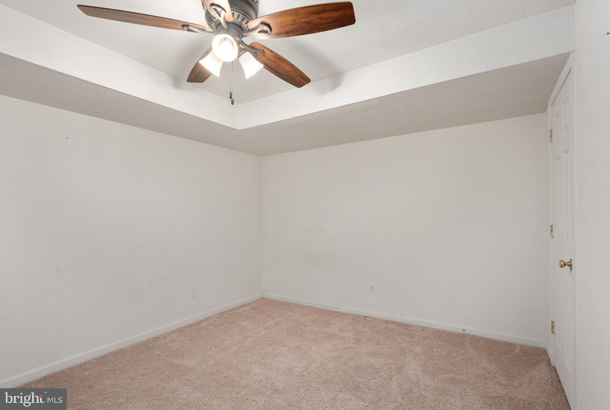 LAFAYETTE VILLAGE - Residential