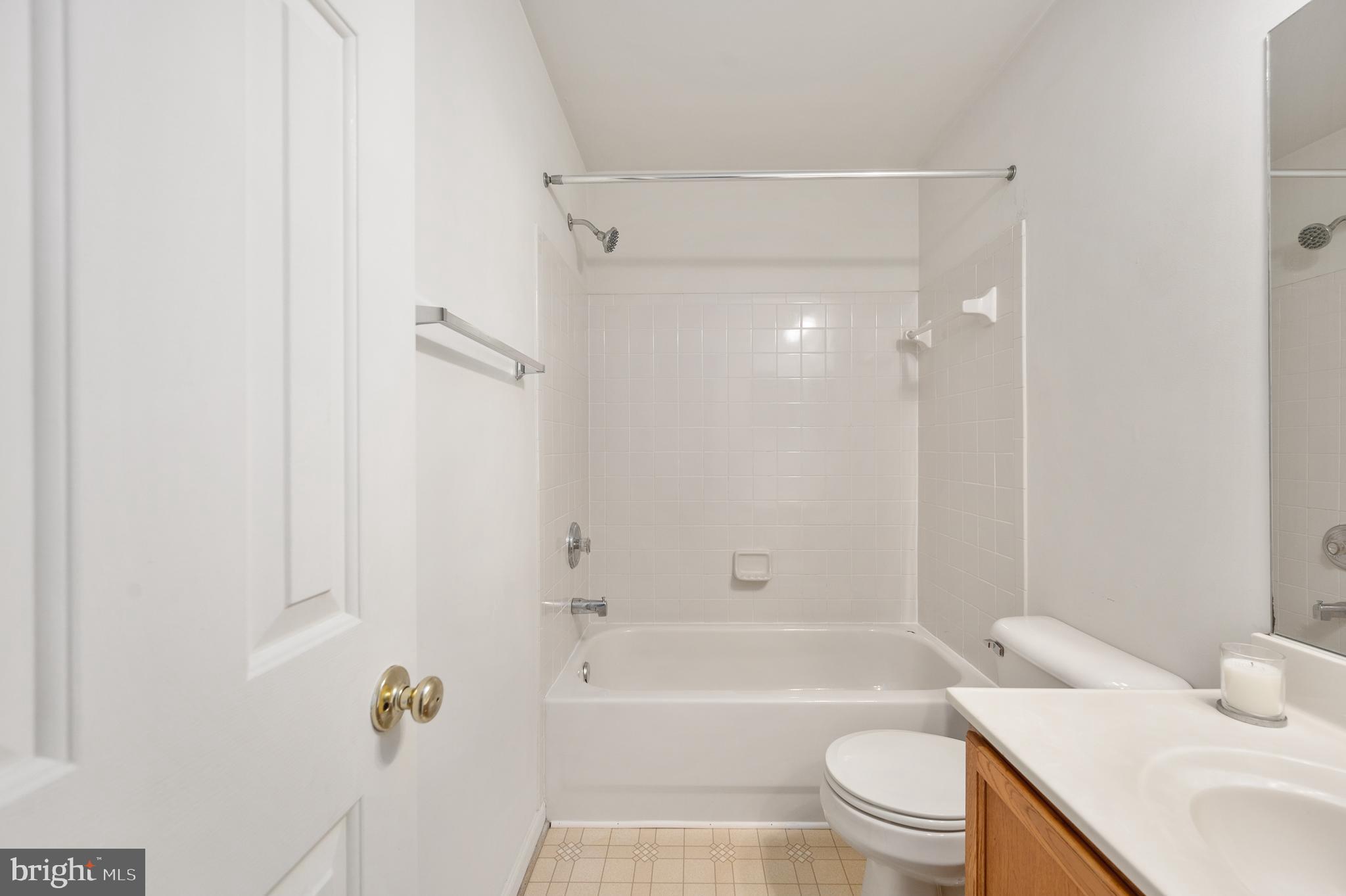 LAFAYETTE VILLAGE - Residential