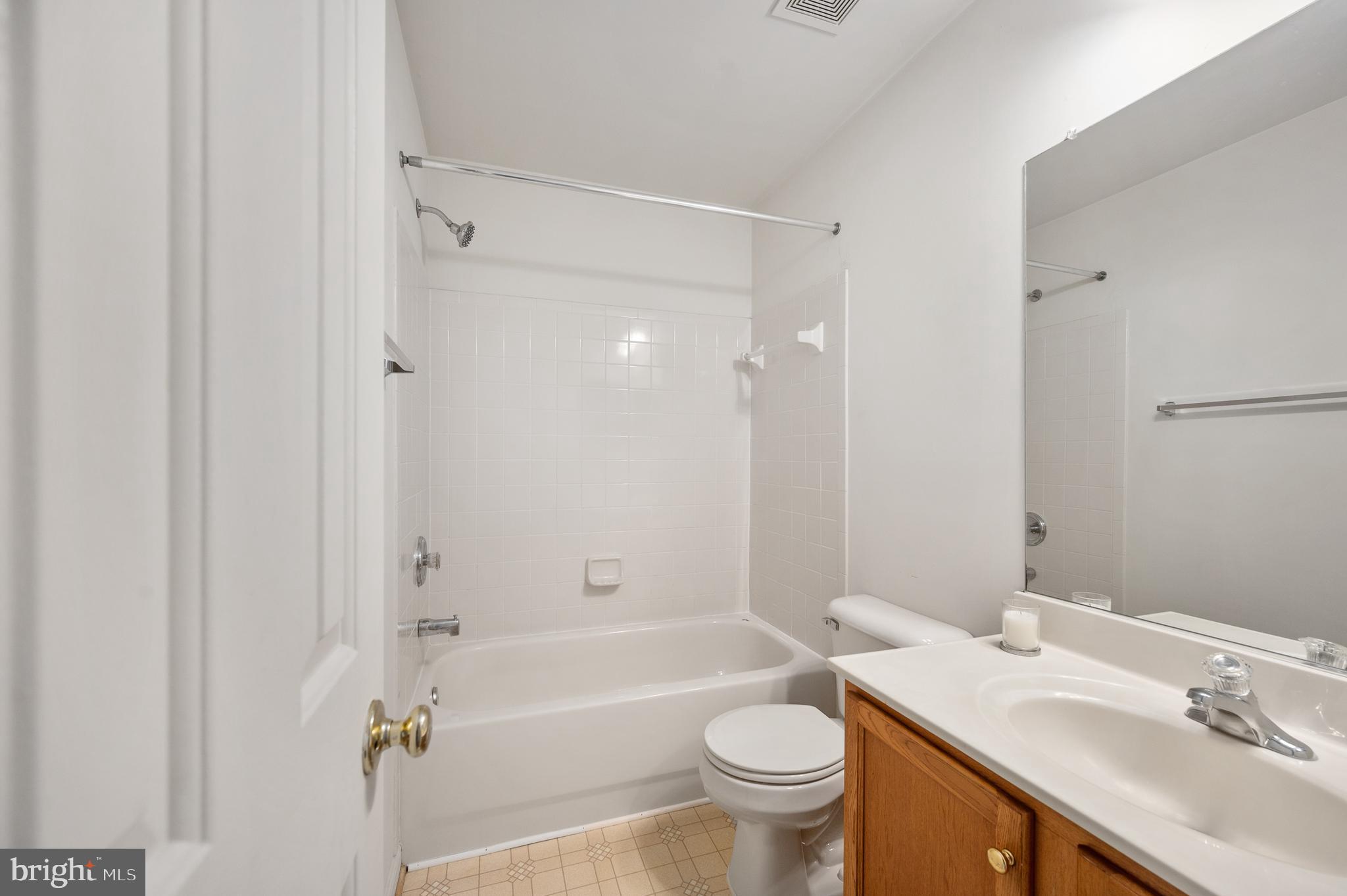 LAFAYETTE VILLAGE - Residential