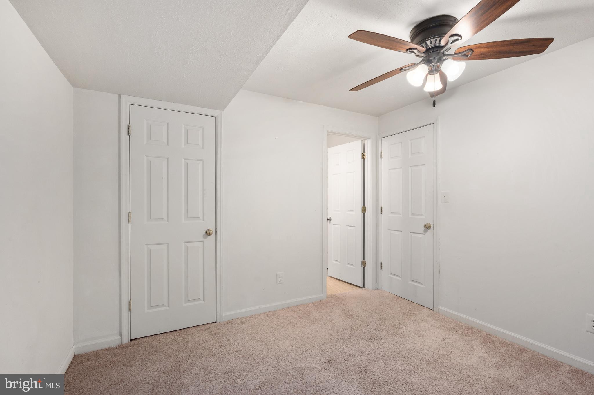 LAFAYETTE VILLAGE - Residential