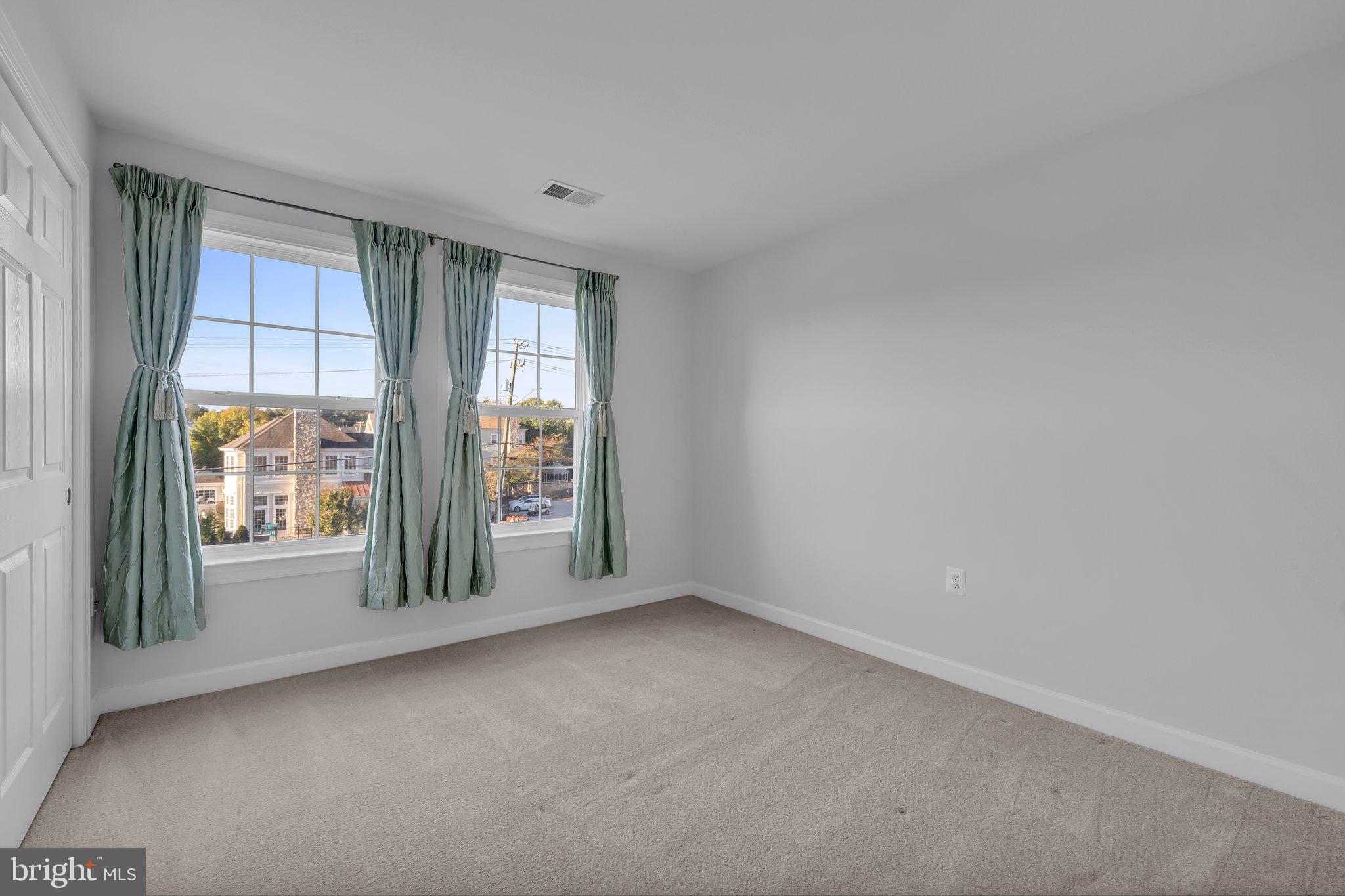 COPPERMINE CROSSING - Residential