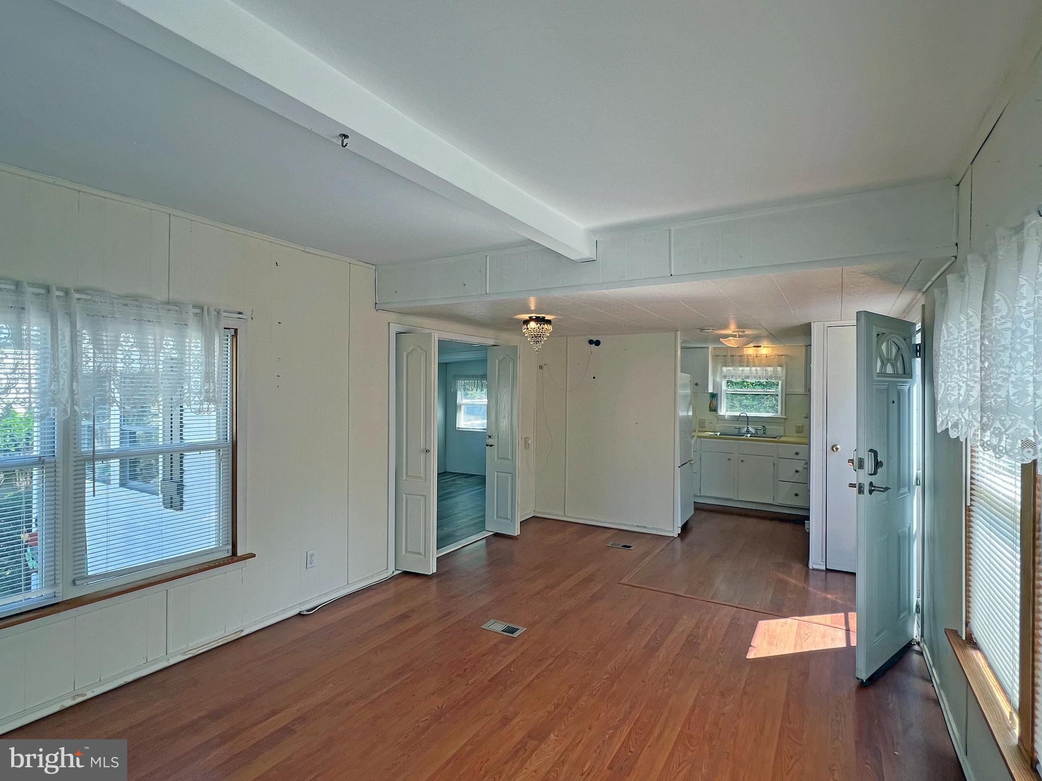 19606 QUEEN STREET 31