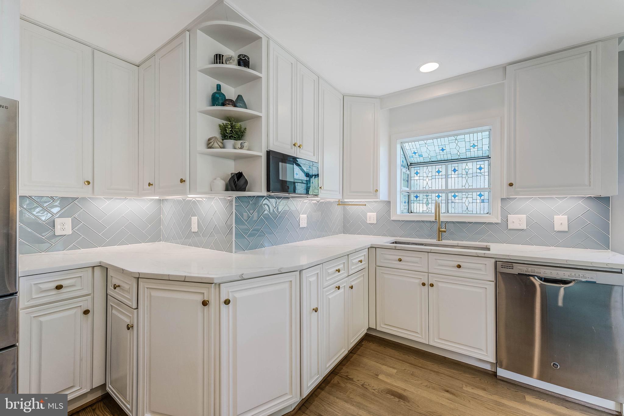 FOX MILL ESTATES - Residential