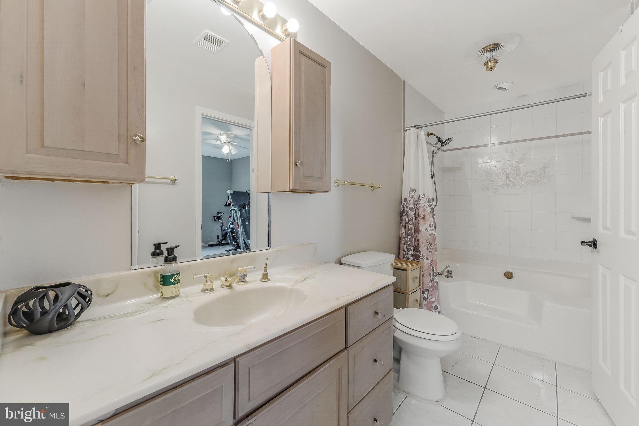 FOX MILL ESTATES - Residential