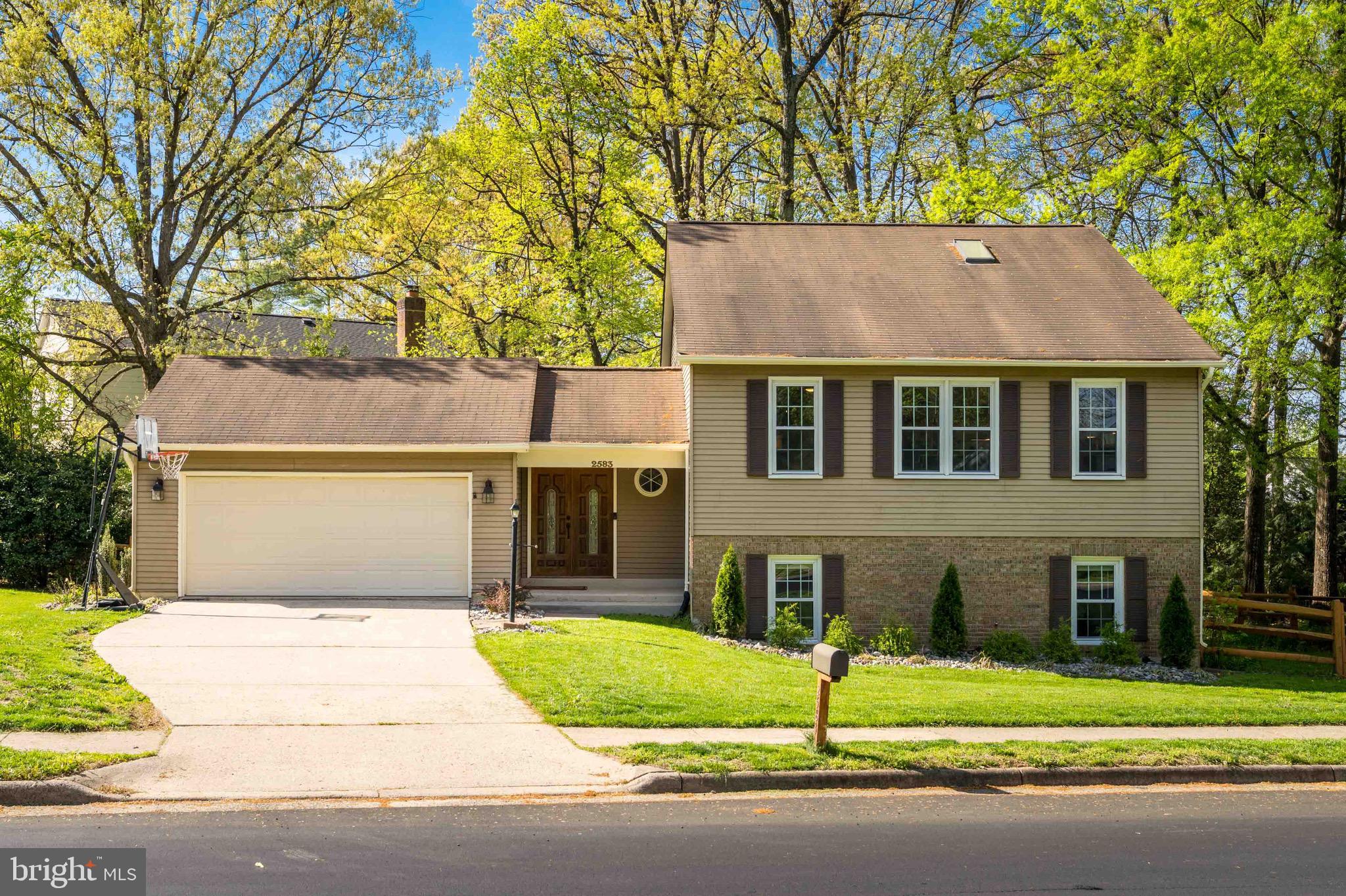 FOX MILL ESTATES - Residential