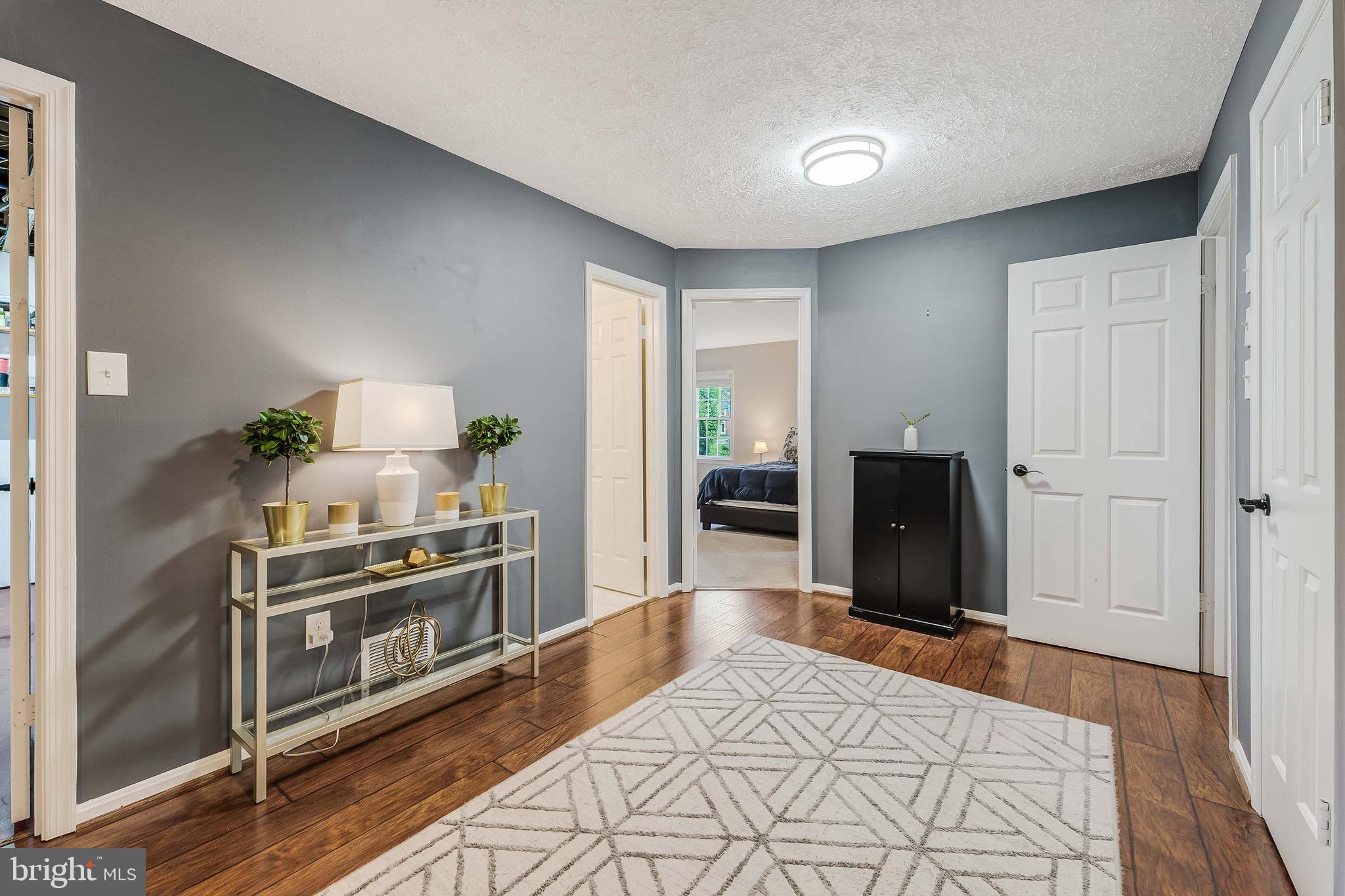 FOX MILL ESTATES - Residential