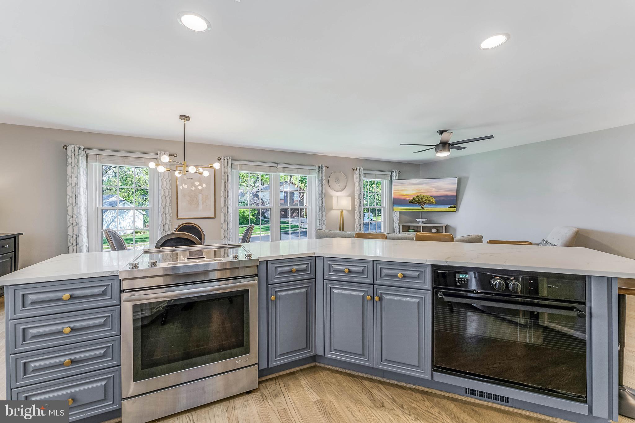 FOX MILL ESTATES - Residential