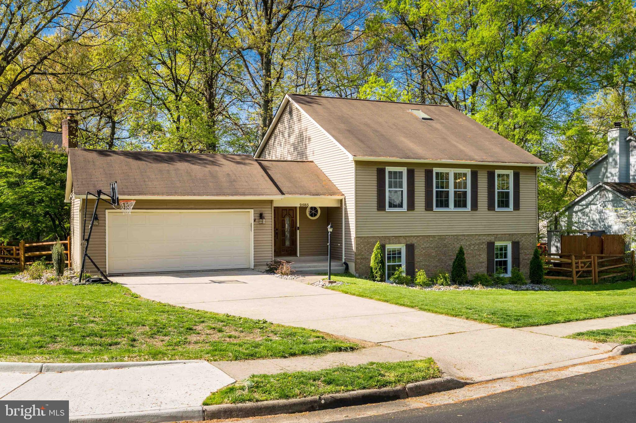 2583 JOHN MILTON DRIVE