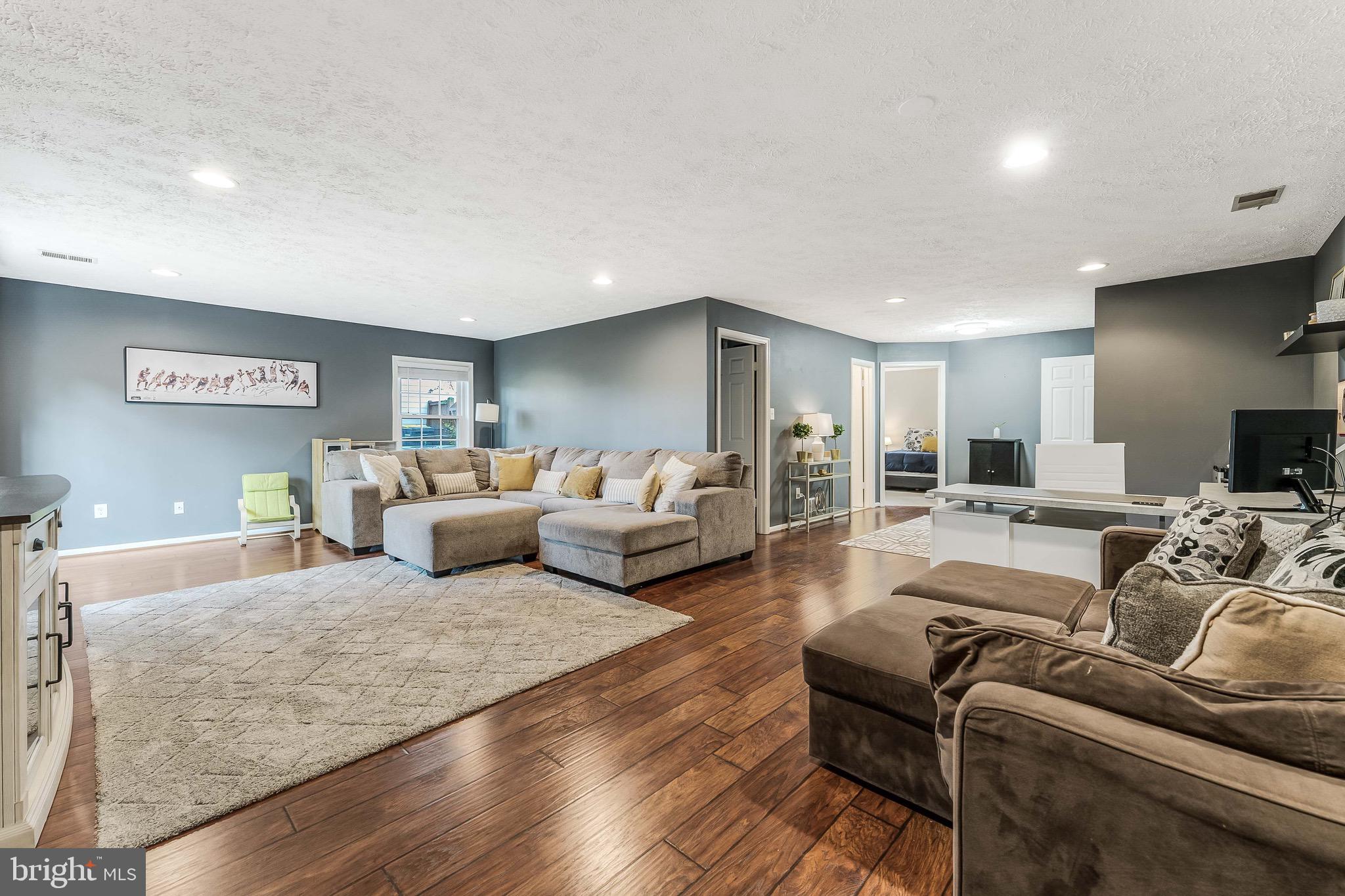 FOX MILL ESTATES - Residential