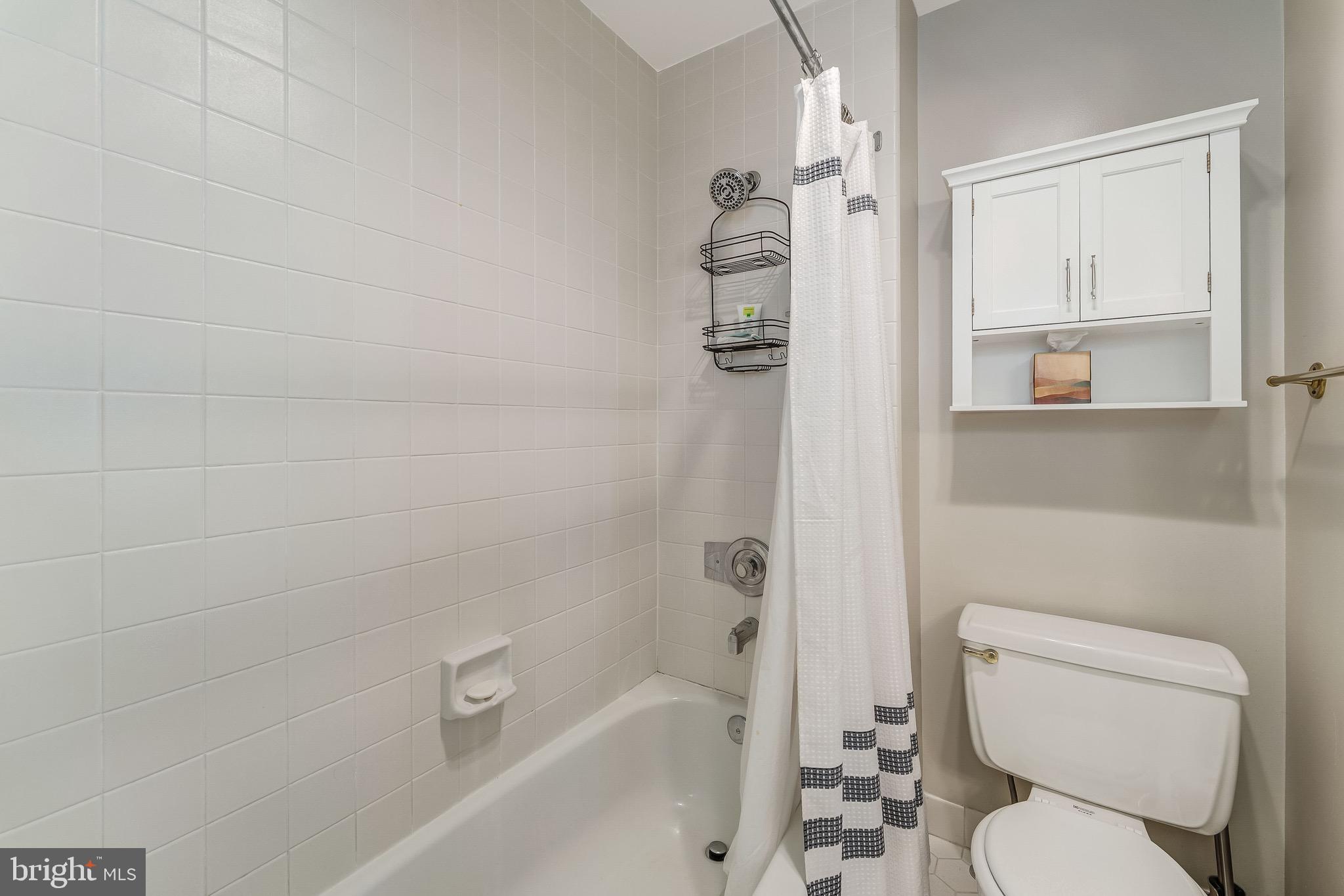 FOX MILL ESTATES - Residential