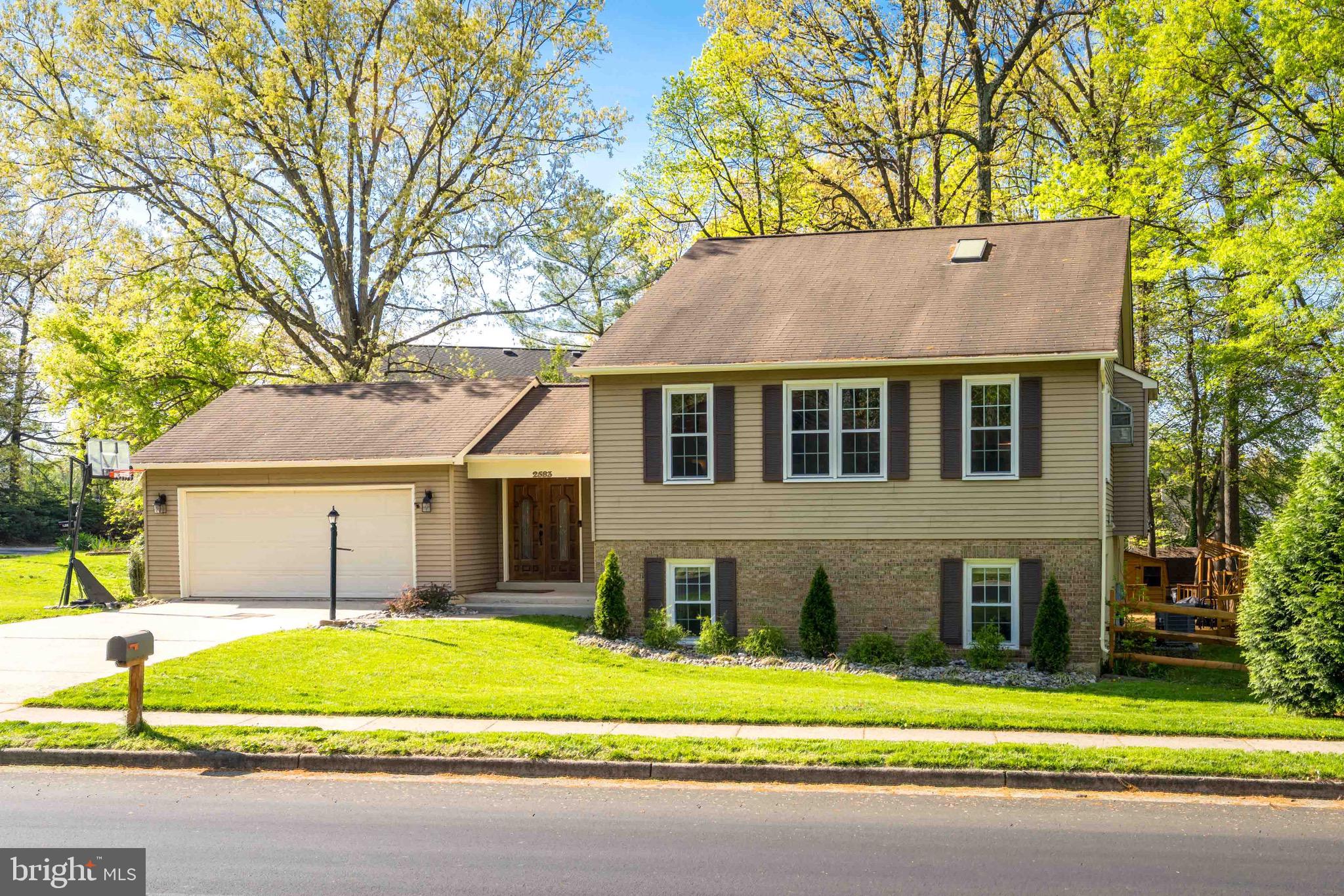 2583 JOHN MILTON DRIVE