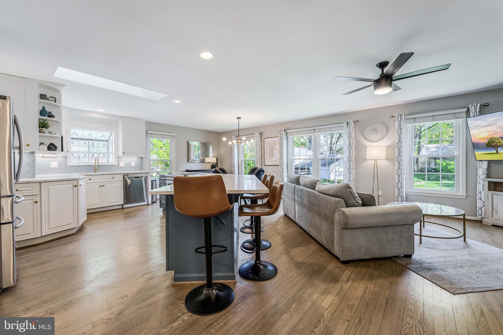 2583 JOHN MILTON DRIVE