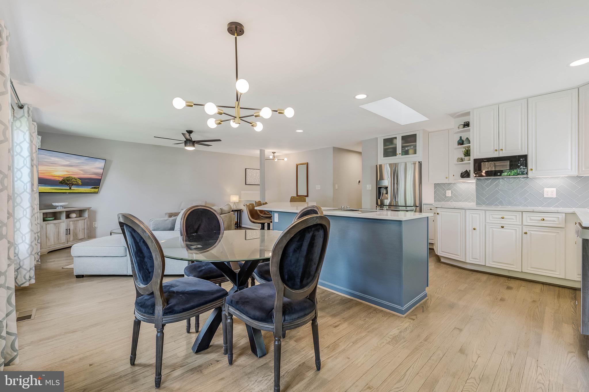 FOX MILL ESTATES - Residential