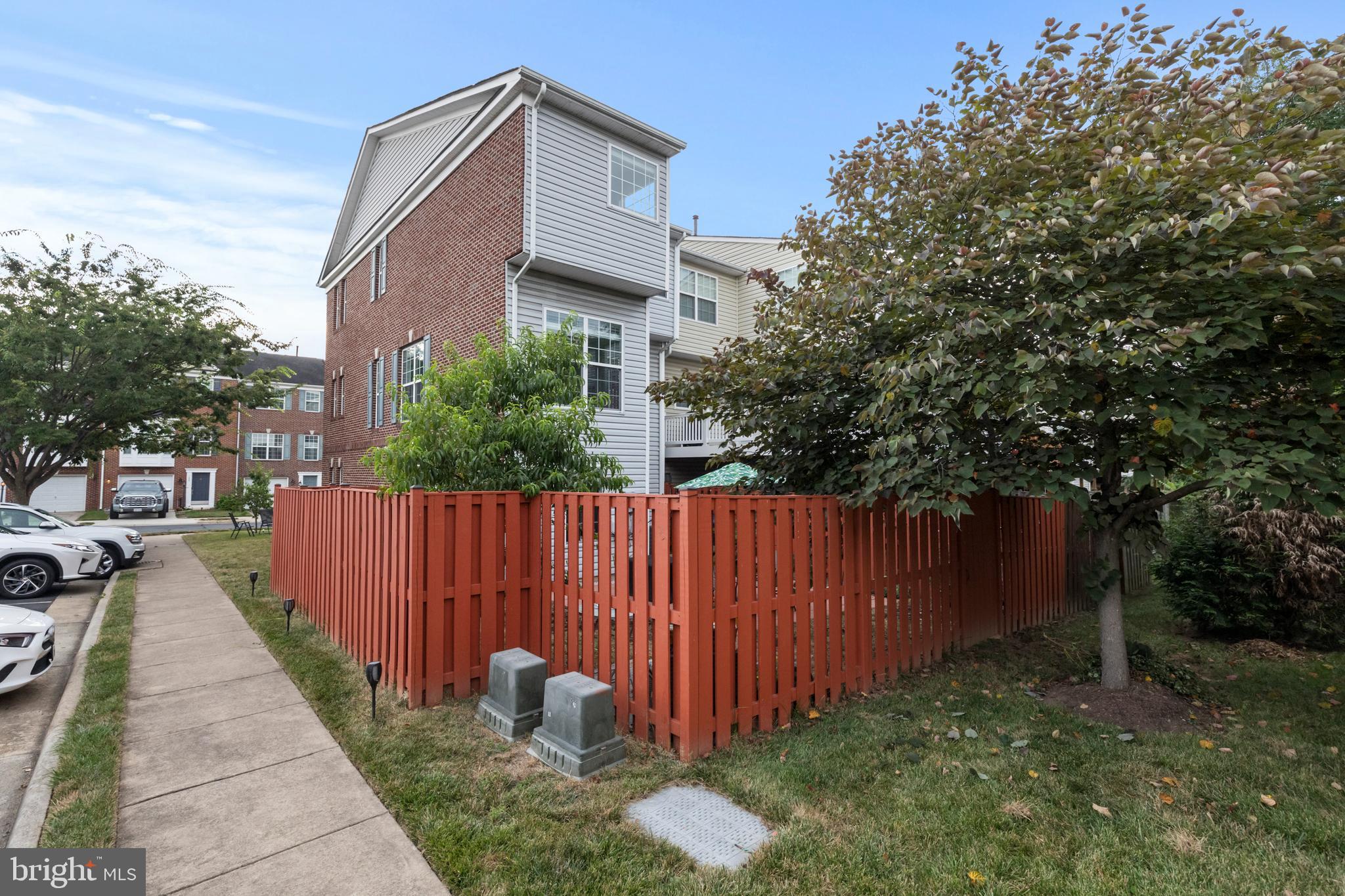 236 HAWKS VIEW SQUARE SE