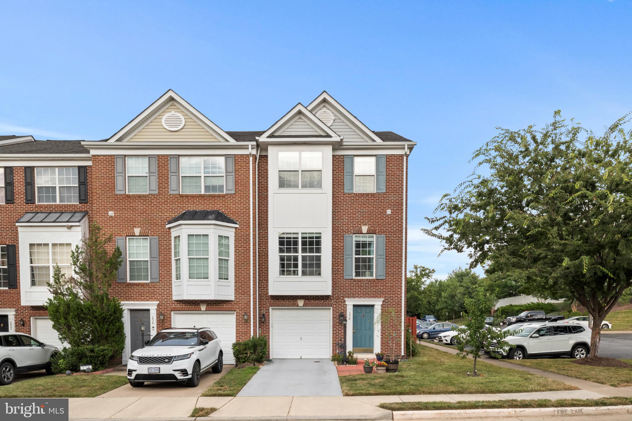 236 HAWKS VIEW SQUARE SE