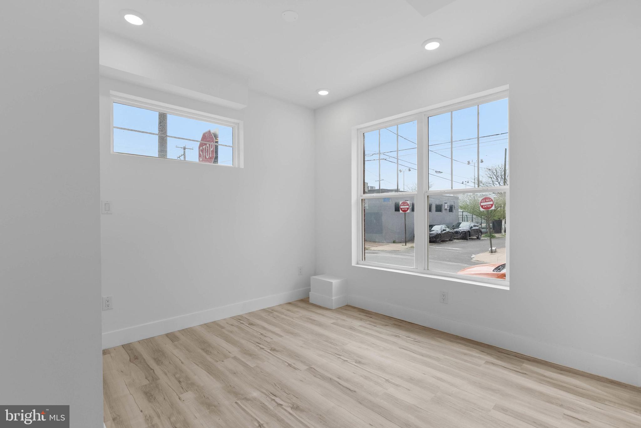 NORRIS SQUARE - Residential Income