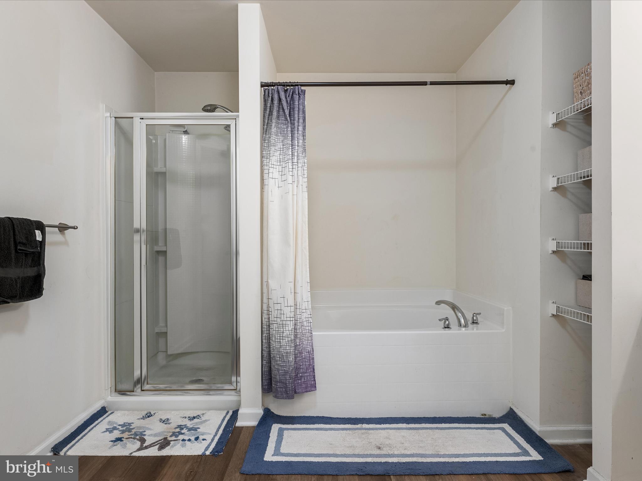 MCGINNIS POINT - Residential