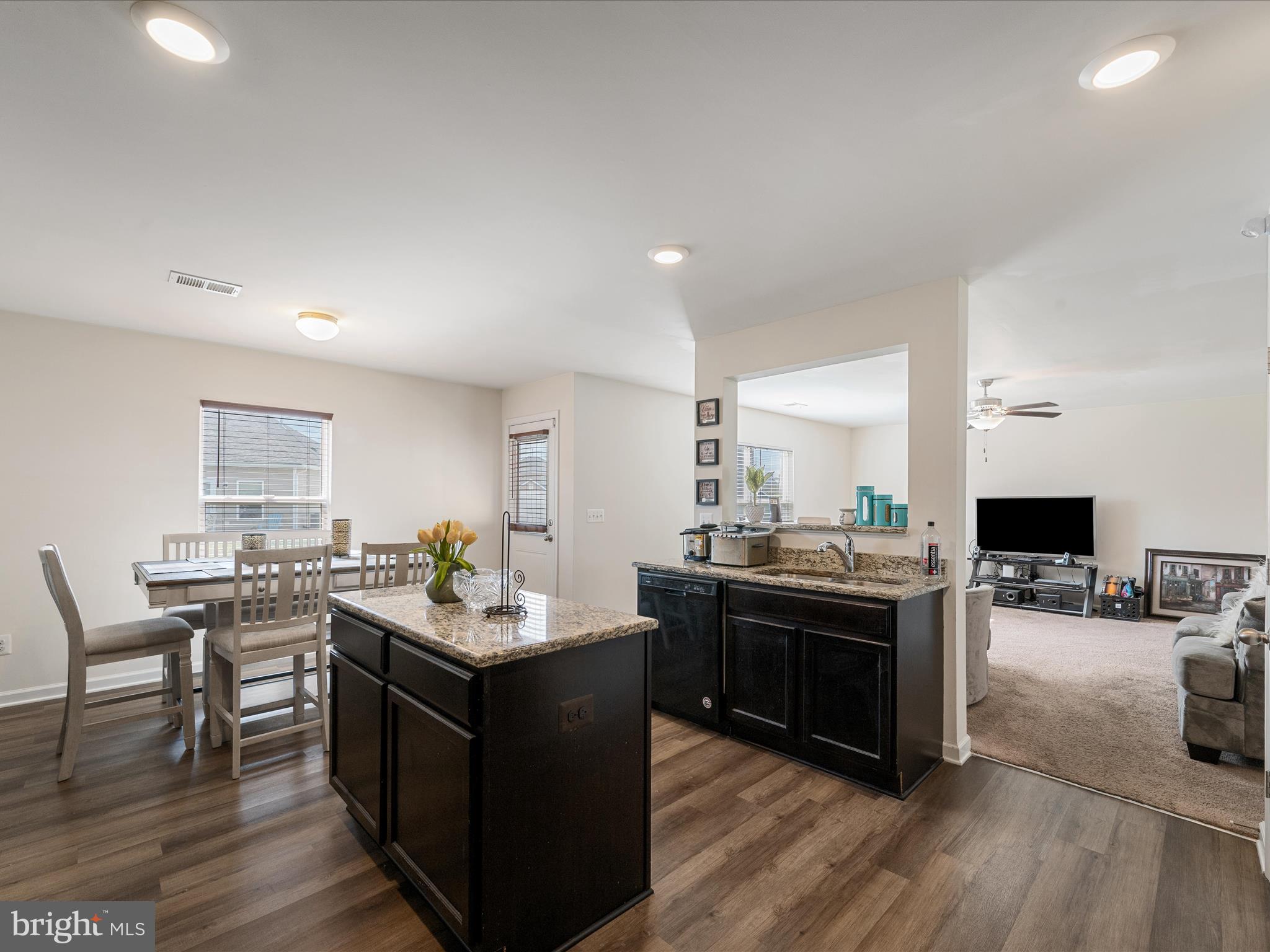 MCGINNIS POINT - Residential