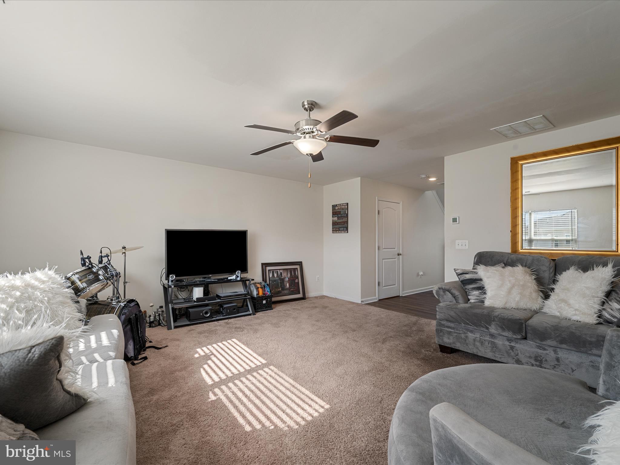 MCGINNIS POINT - Residential