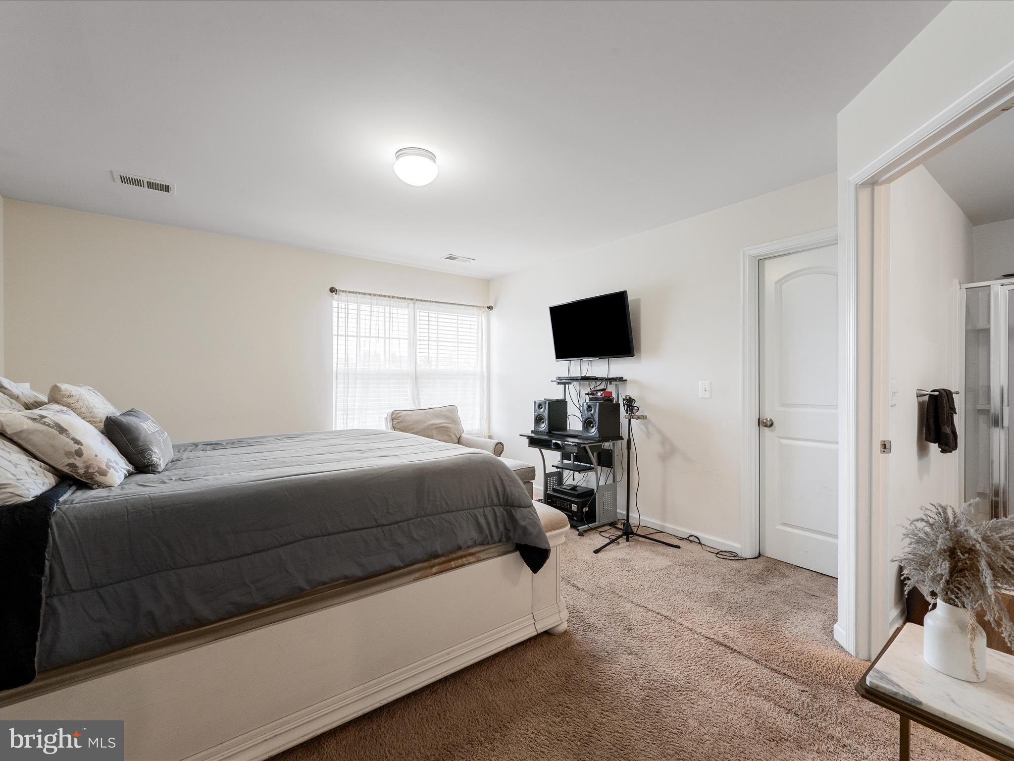 MCGINNIS POINT - Residential