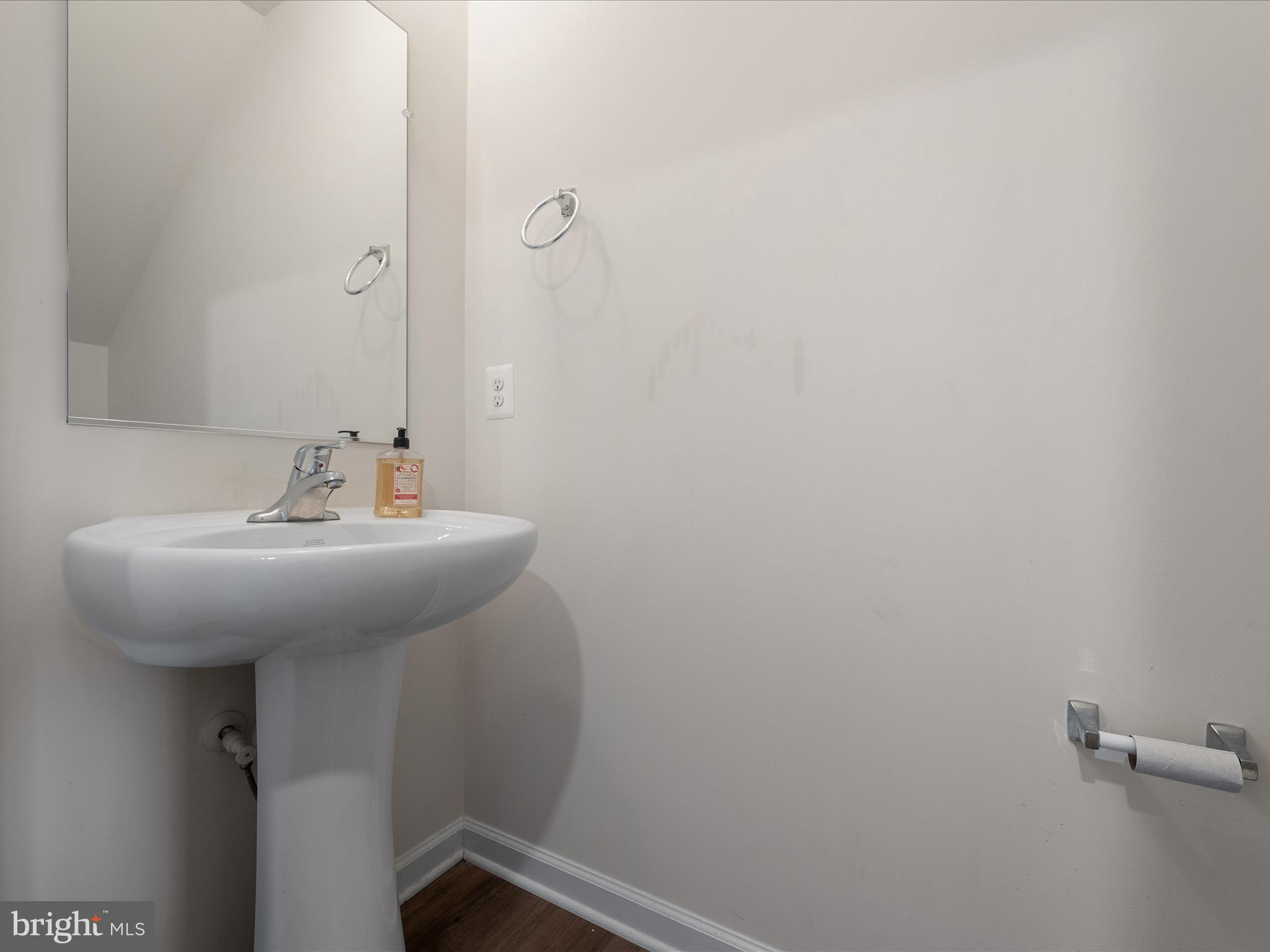 MCGINNIS POINT - Residential