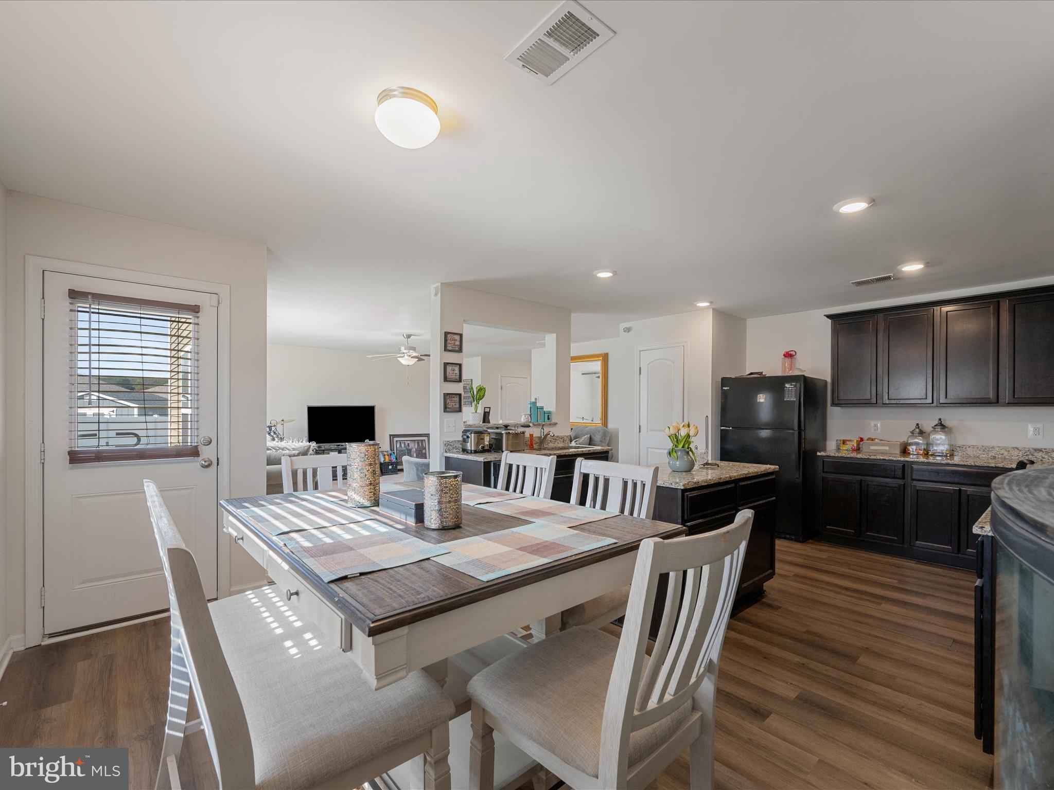 MCGINNIS POINT - Residential