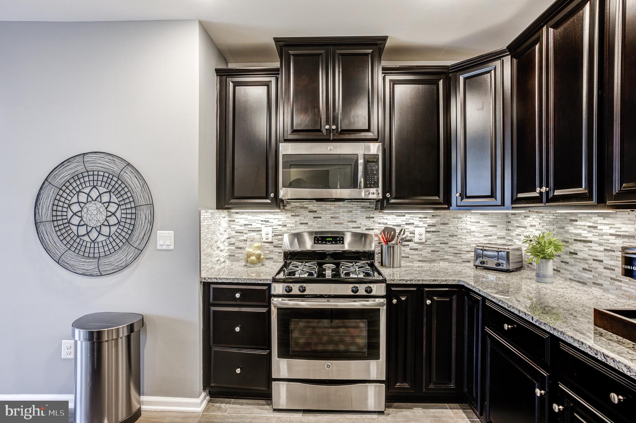 WAVERLY MEWS - Residential