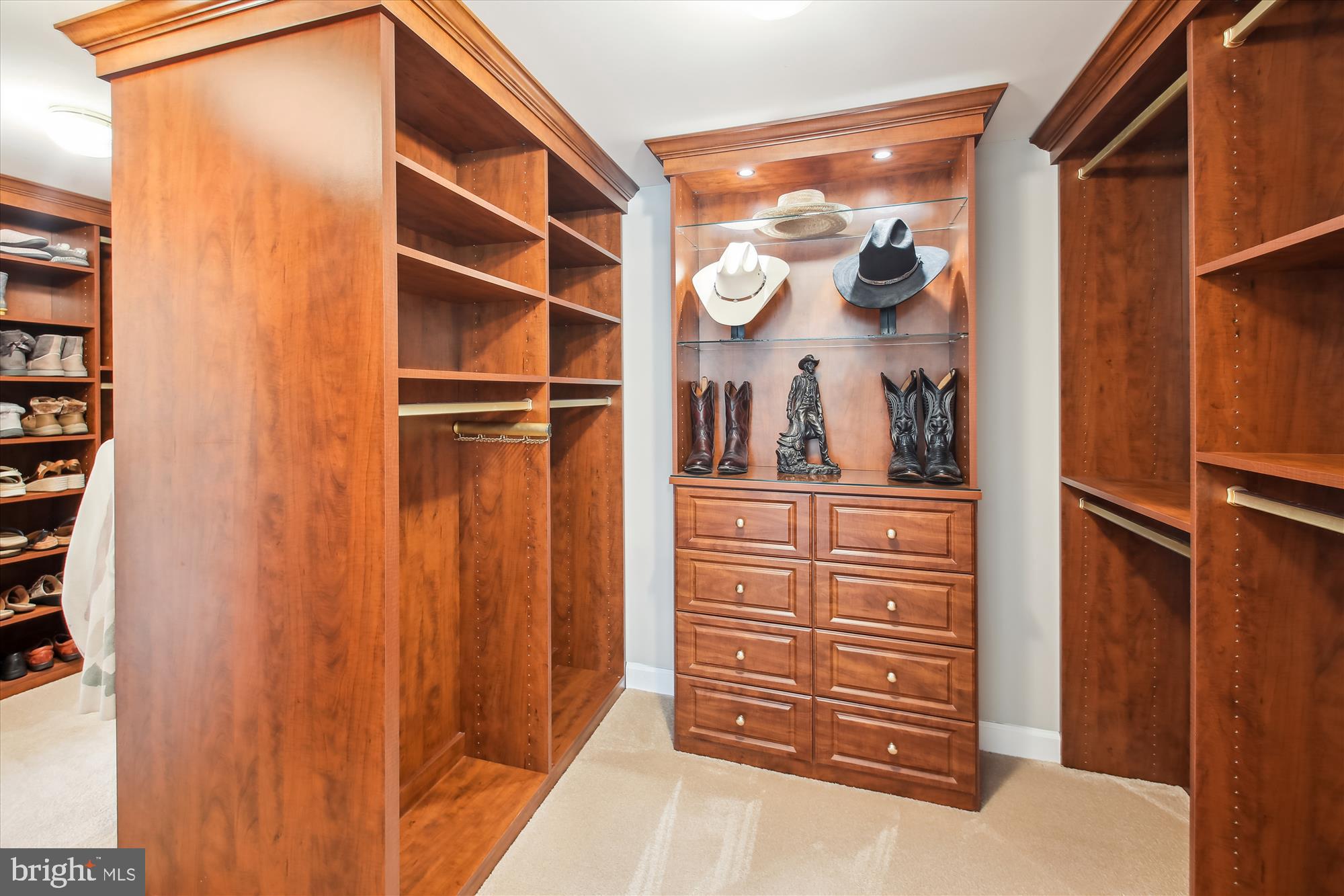 WYNNEWOOD - Residential