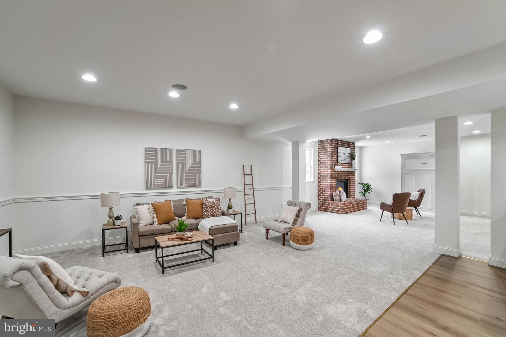 BROOKE MEADOW - Residential