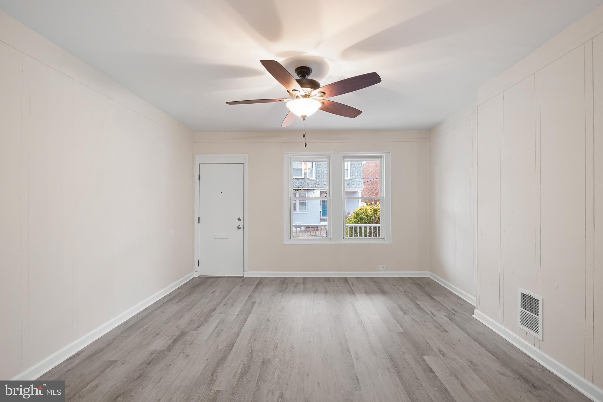 305 W 19TH STREET 1/2