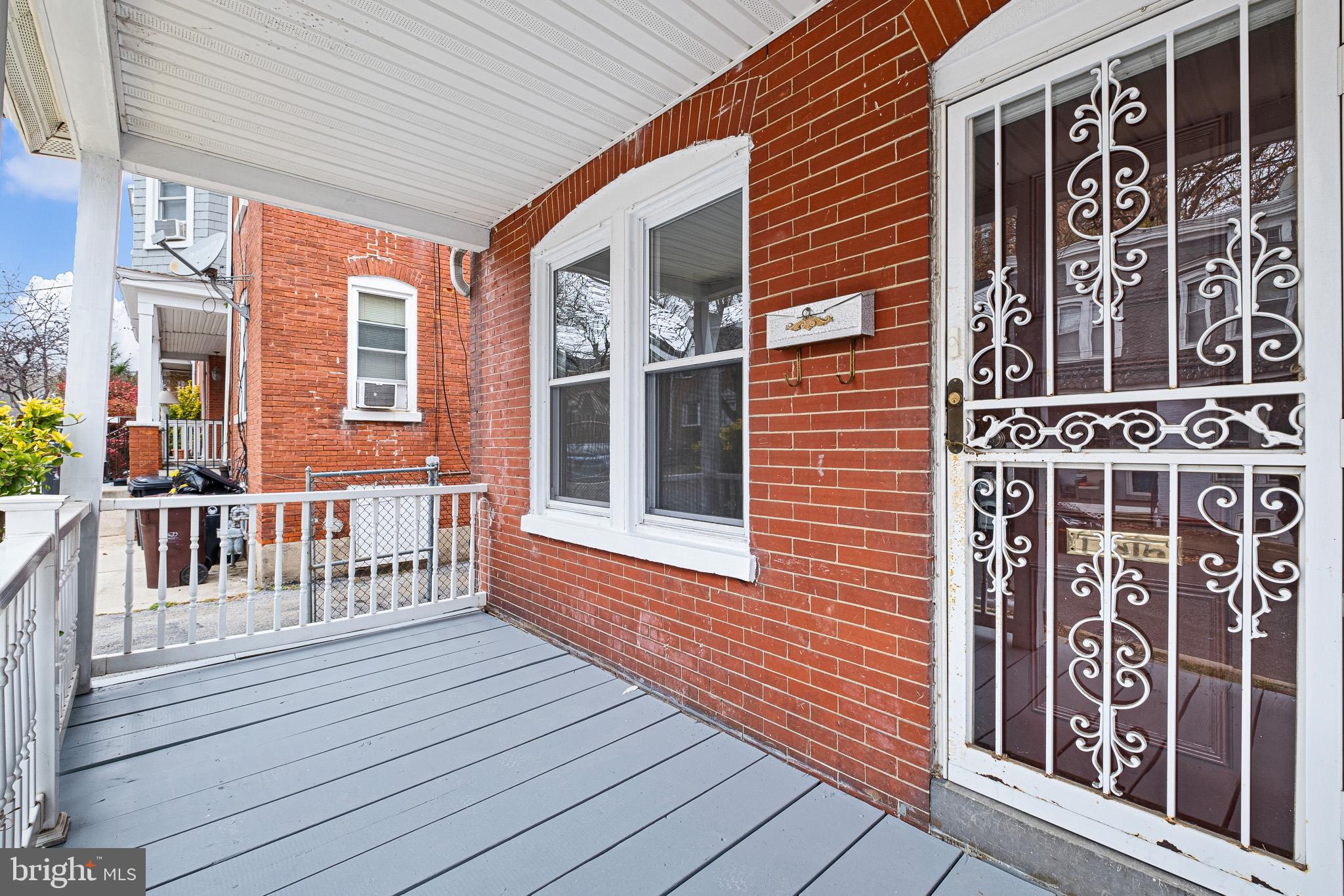 305 W 19TH STREET 1/2