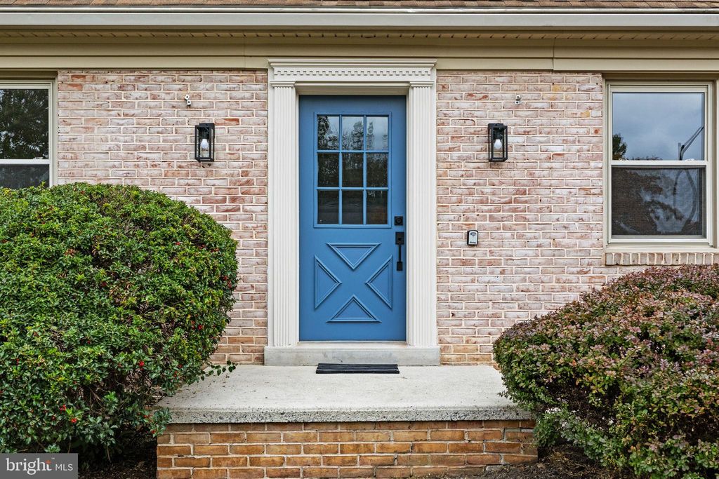 Photo of 33 Heritage Road, AKRON, PA 17501 (MLS # PALA2057618)