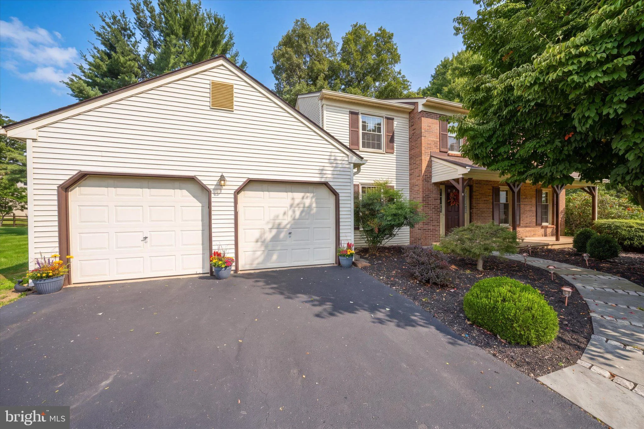 9 Round Tree Circle, Hockessin, DE 19707