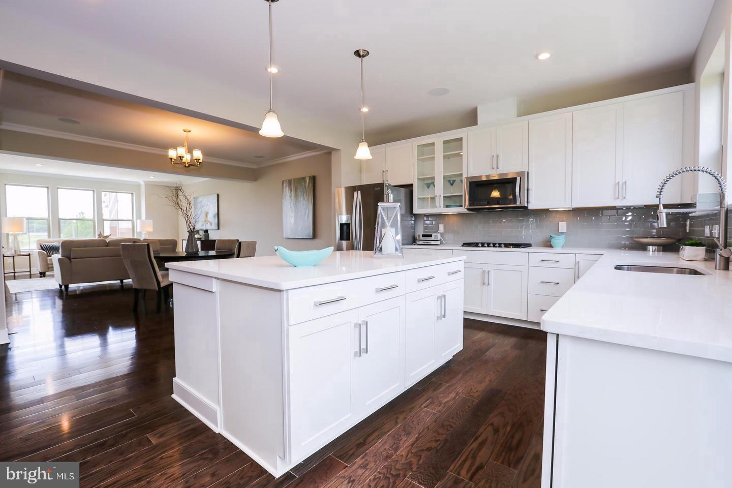 LOUDOUN PLACE - Residential Lease