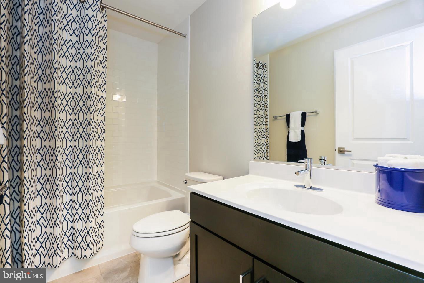 LOUDOUN PLACE - Residential Lease