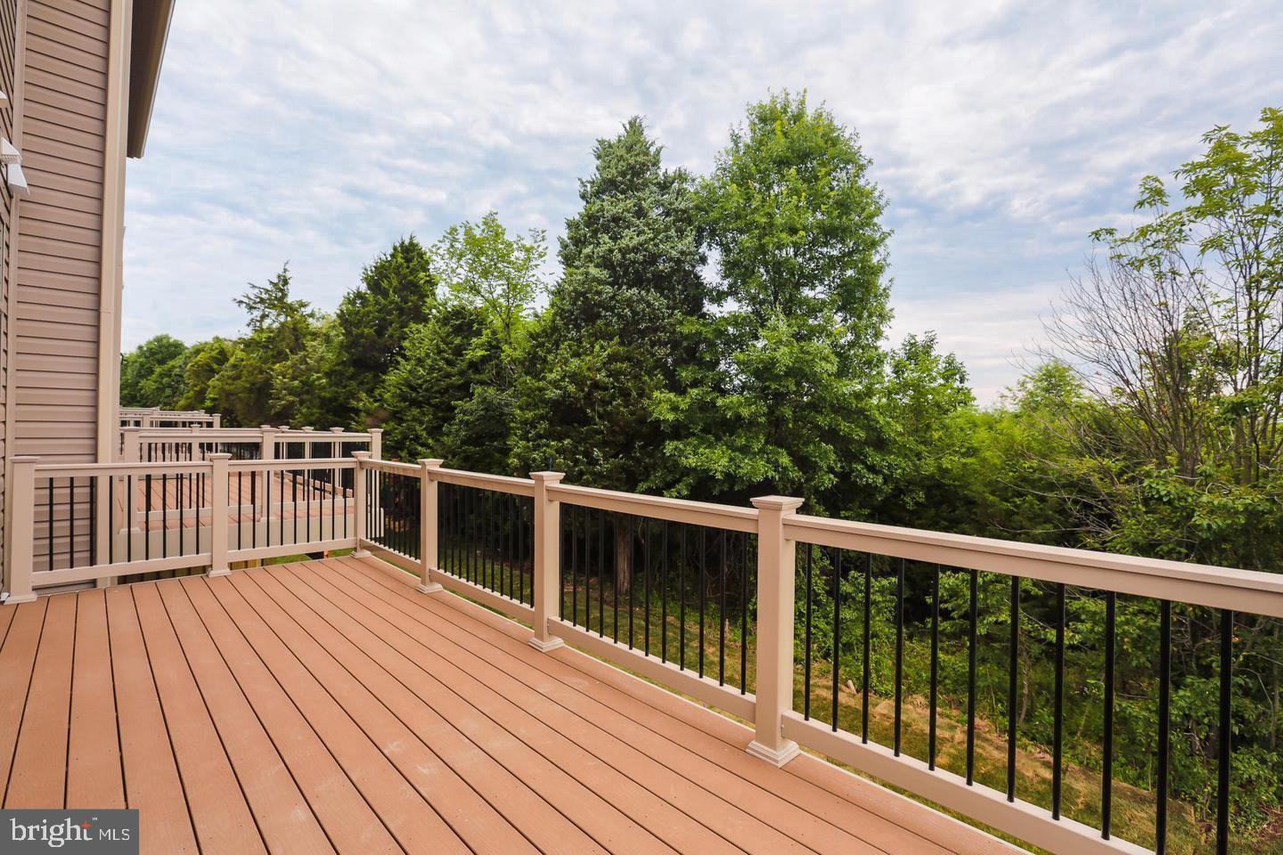 LOUDOUN PLACE - Residential Lease