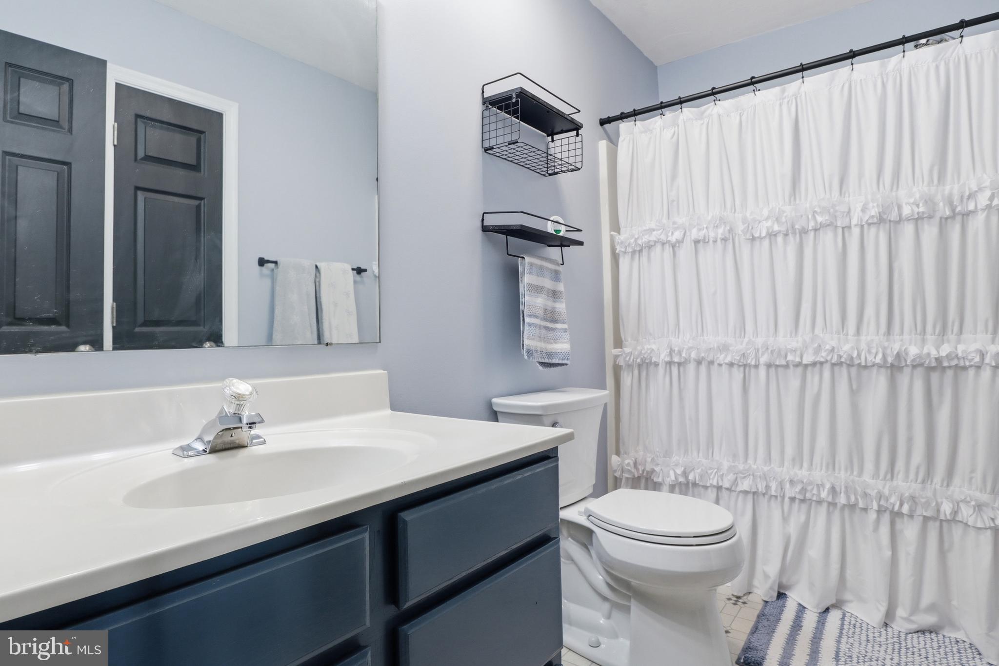 COLONIAL HILLS - Residential